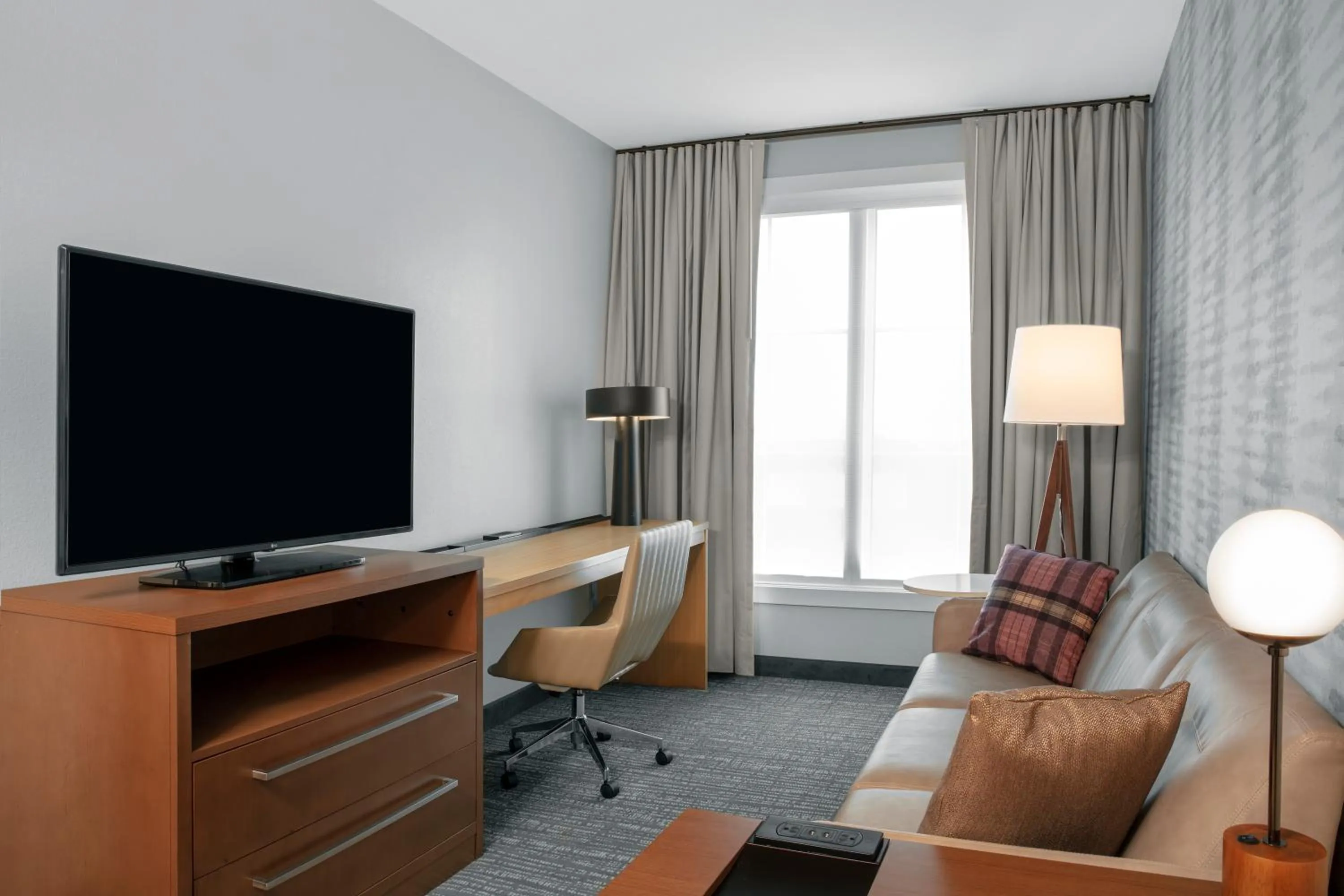 TV and multimedia in Residence Inn by Marriott Norwalk