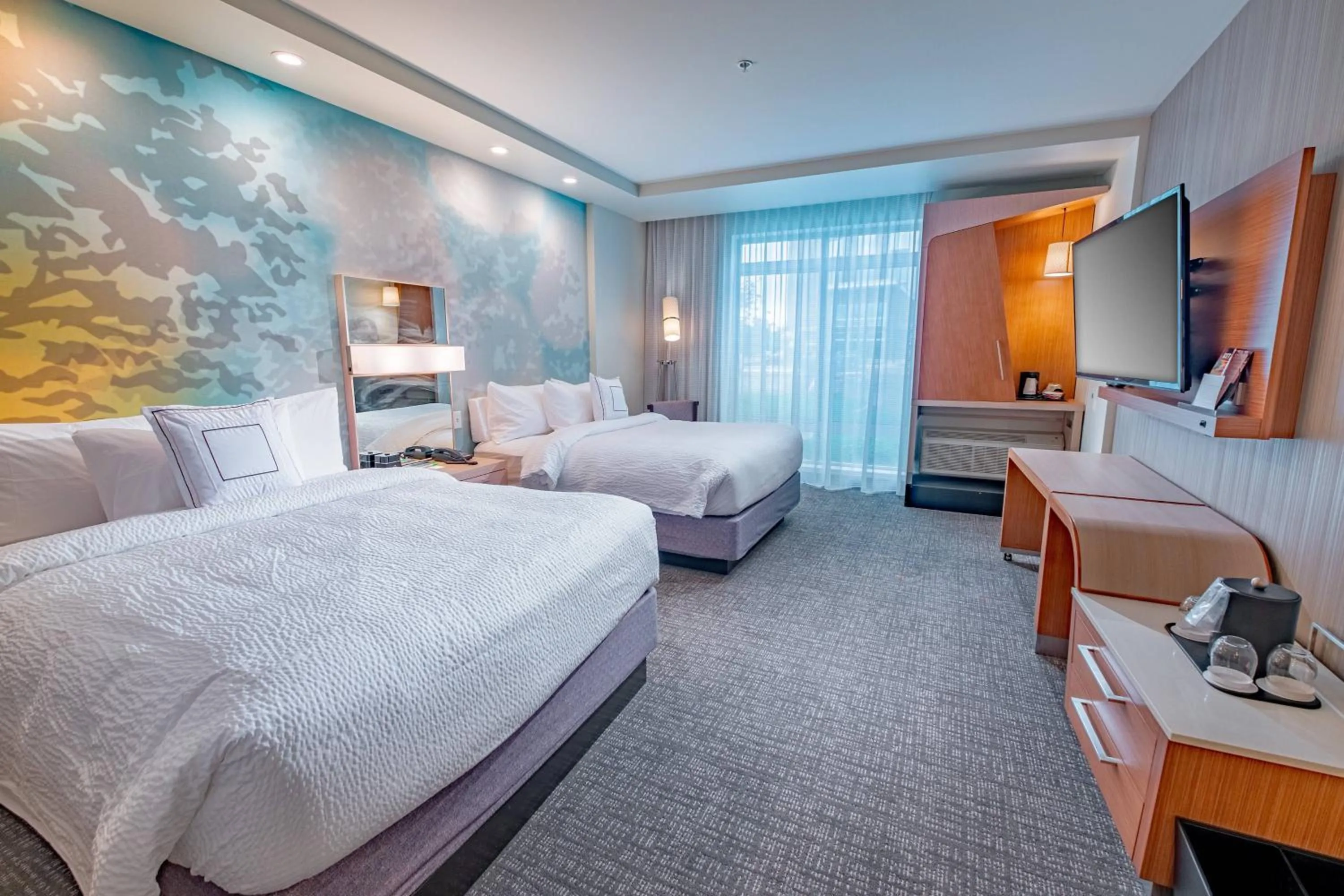 Photo of the whole room, Bed in Courtyard by Marriott Toledo West