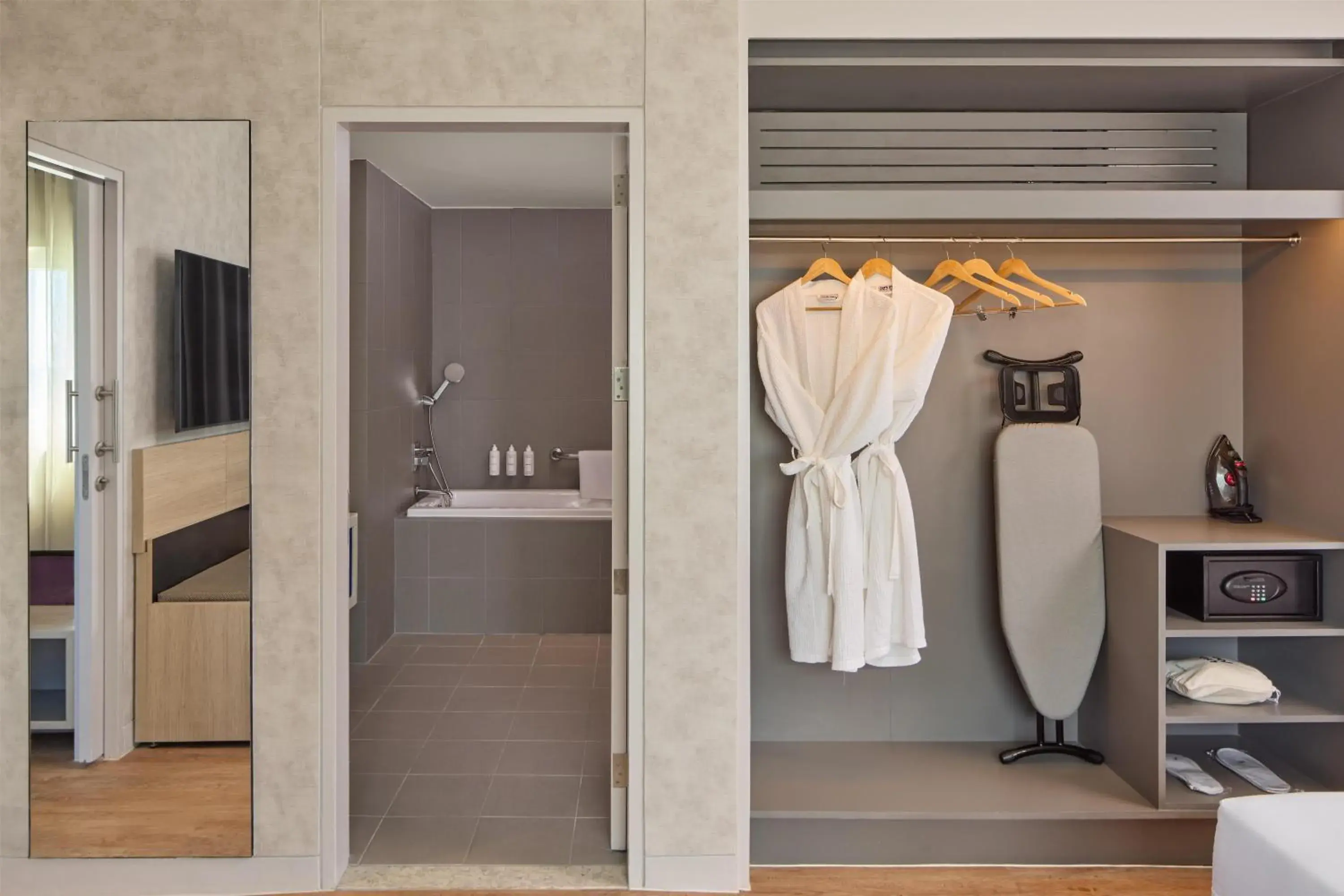 Photo of the whole room in Park Inn by Radisson Davao Photo of the whole room in Park Inn by Radisson Davao