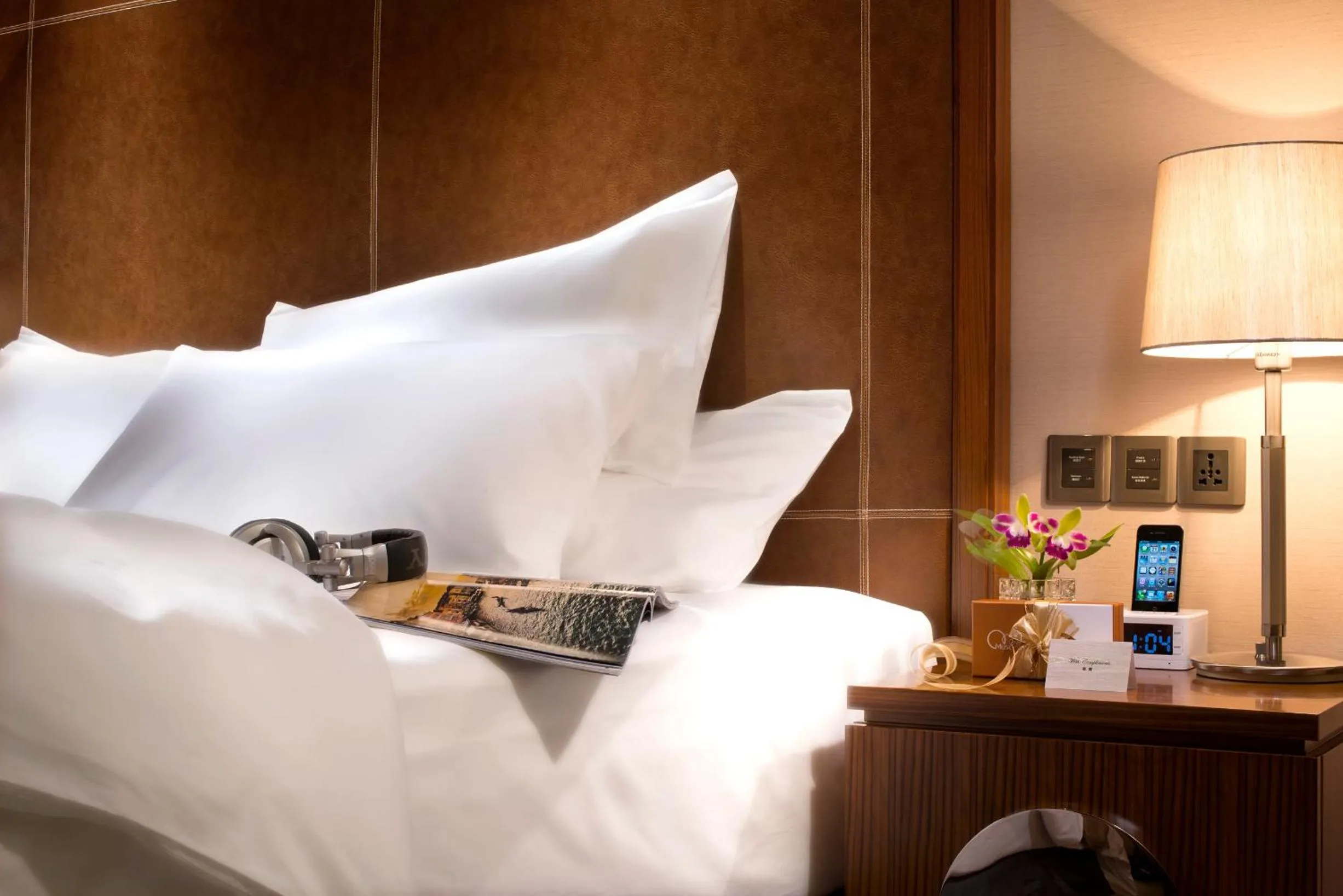 Bed in Shenzhen Nanshan L'Hermitage