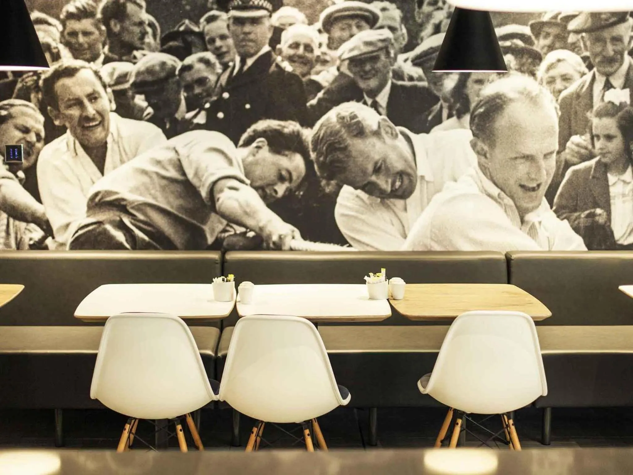 Restaurant/places to eat in ibis Edinburgh Centre Royal Mile