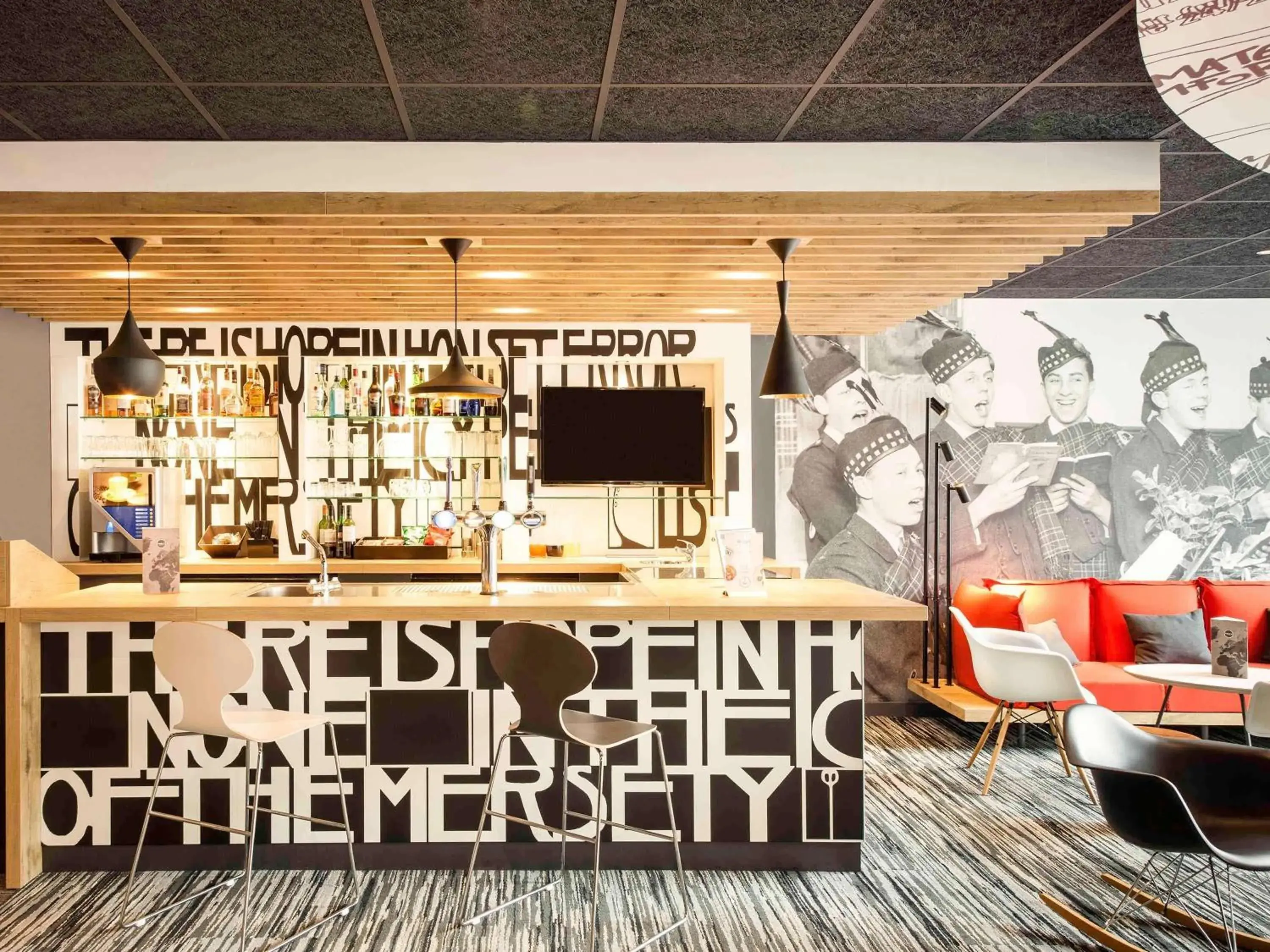 Property building in ibis Edinburgh Centre Royal Mile Property building in ibis Edinburgh Centre Royal Mile