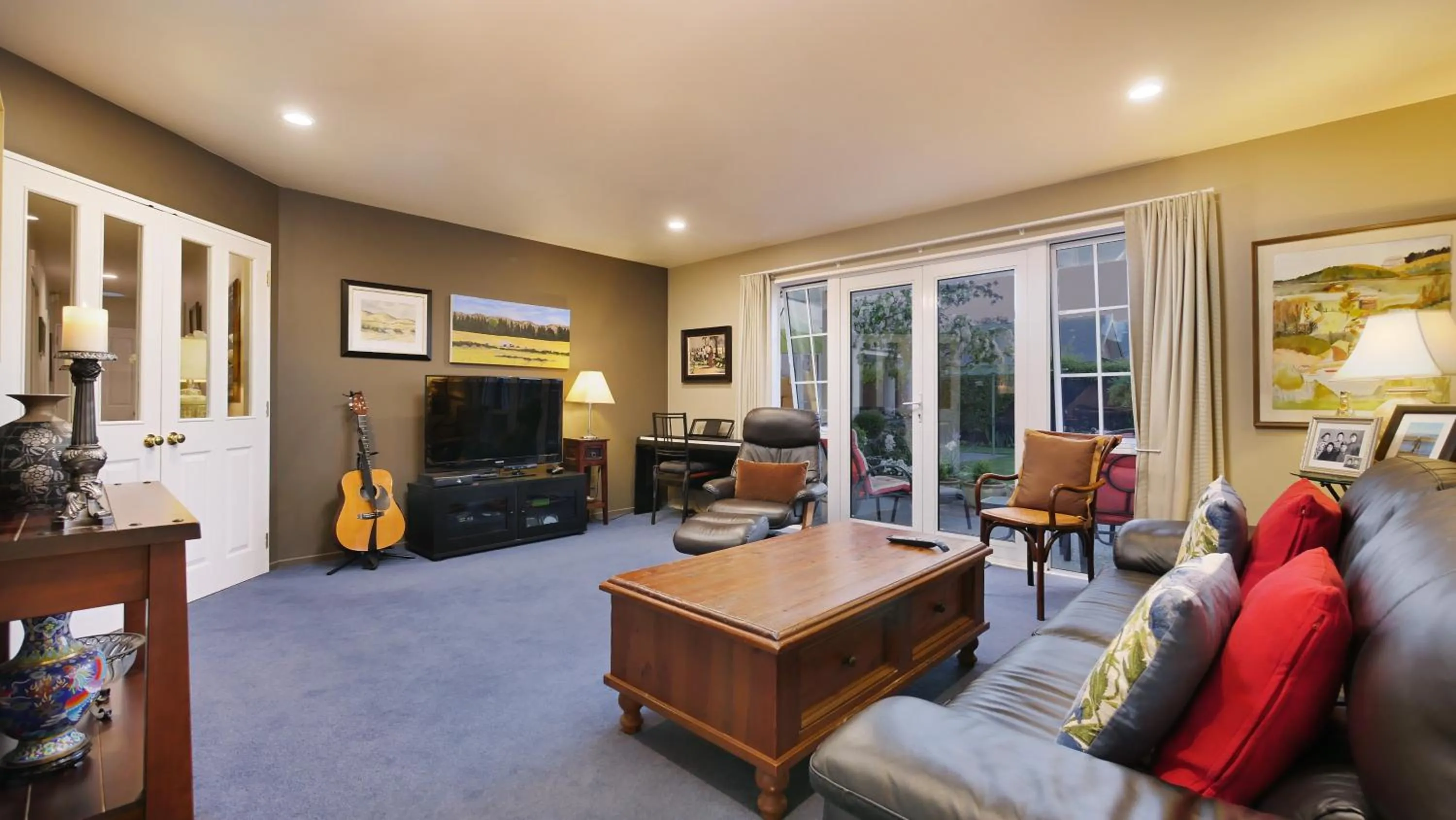 Living room in Olive House Bed and Breakfast