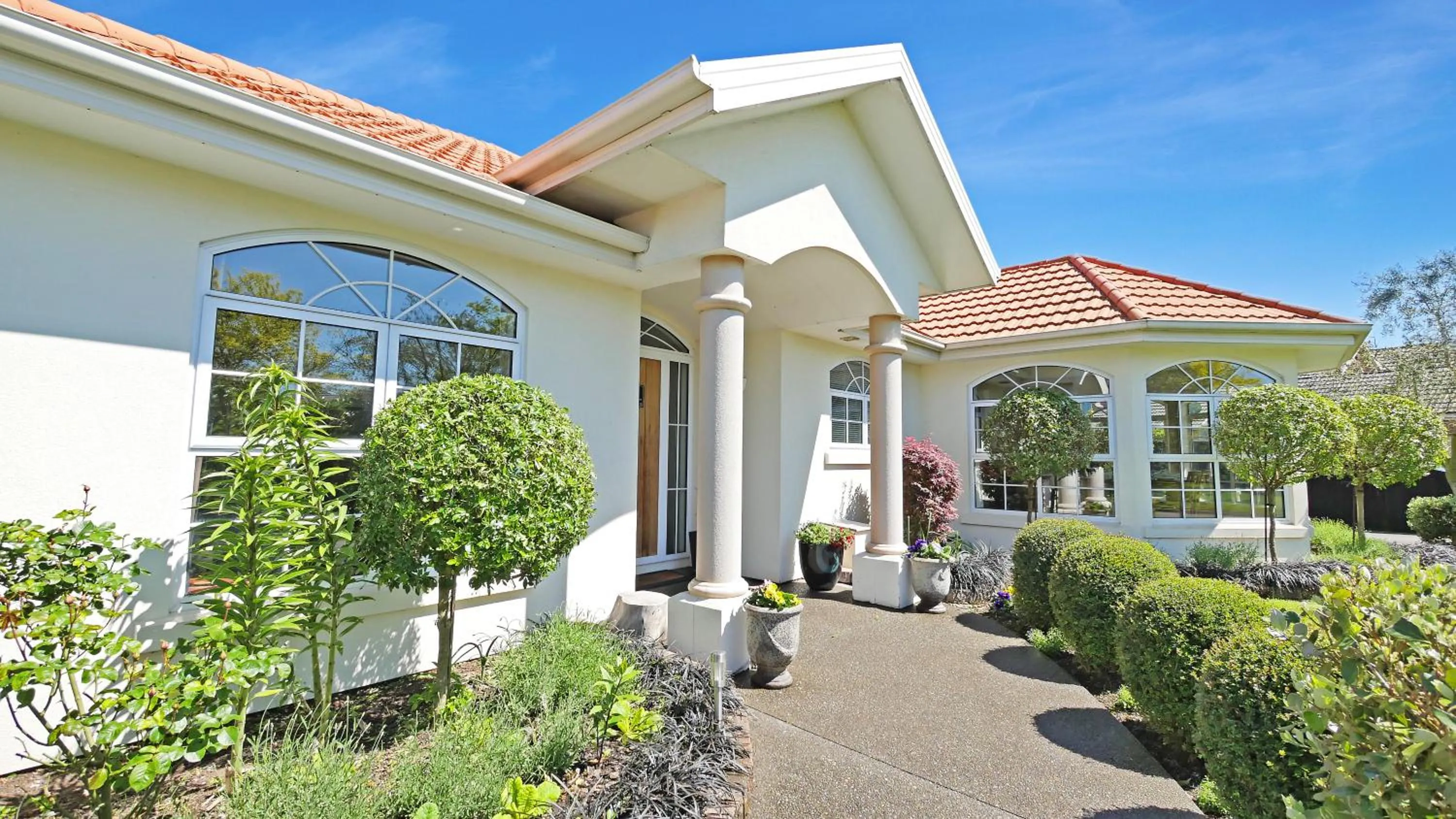 Facade/entrance in Olive House Bed and Breakfast