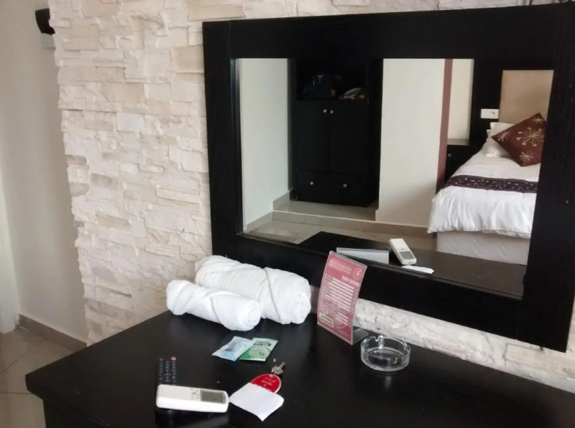 Bed in LES 2 HORLOGES