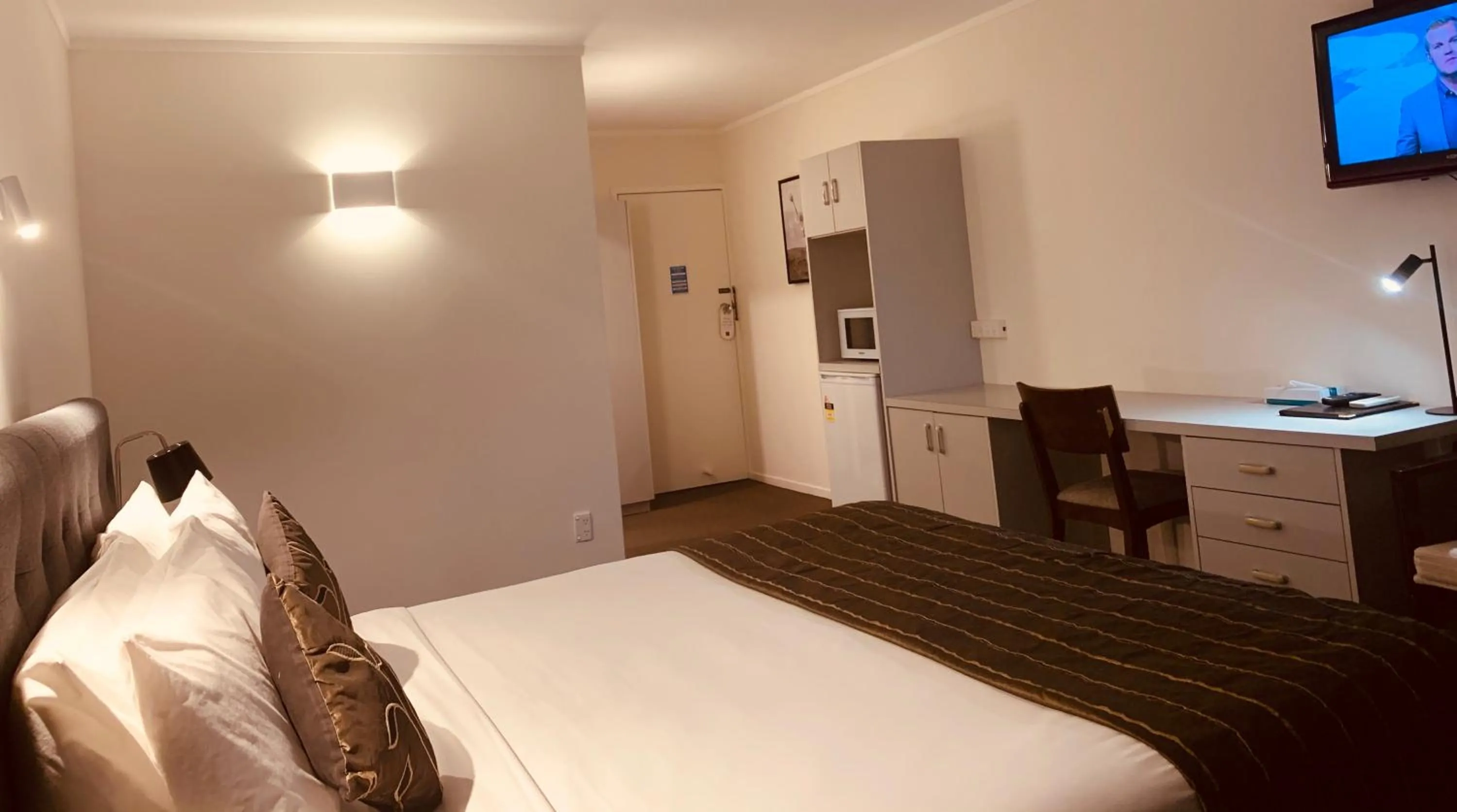 Bed in Alpers Lodge & Conference Centre