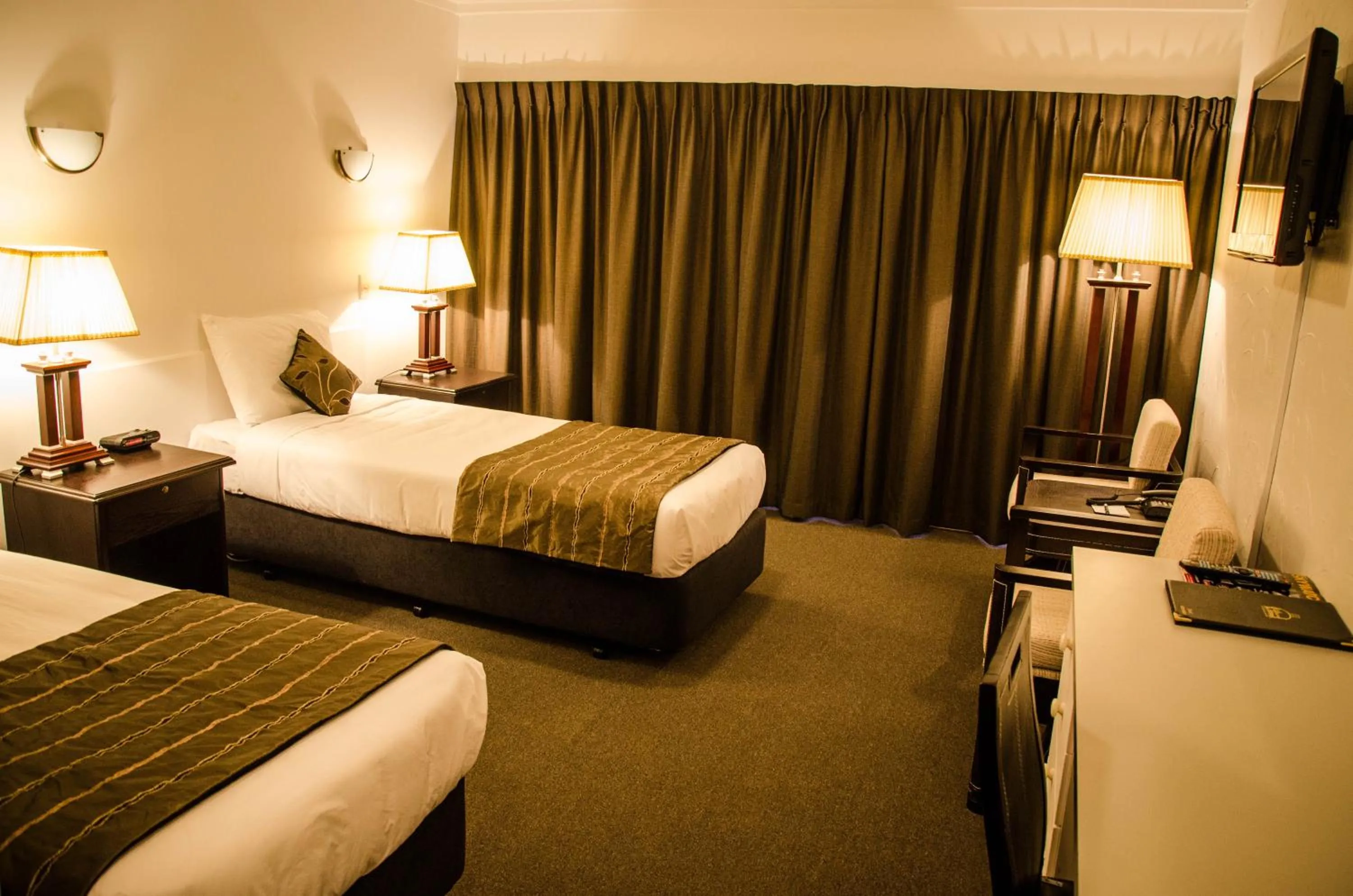 Bed in Alpers Lodge & Conference Centre