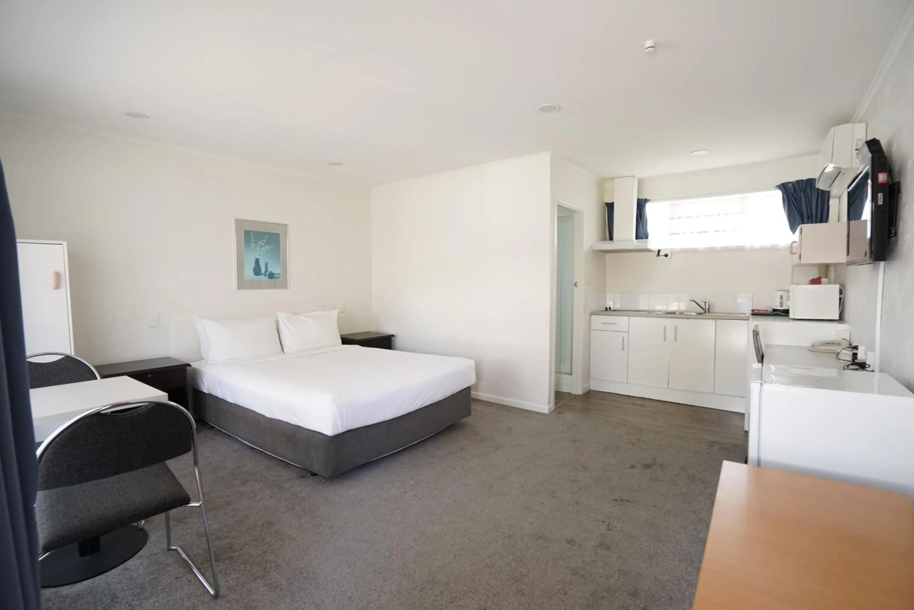 Bed in Alpers Lodge & Conference Centre