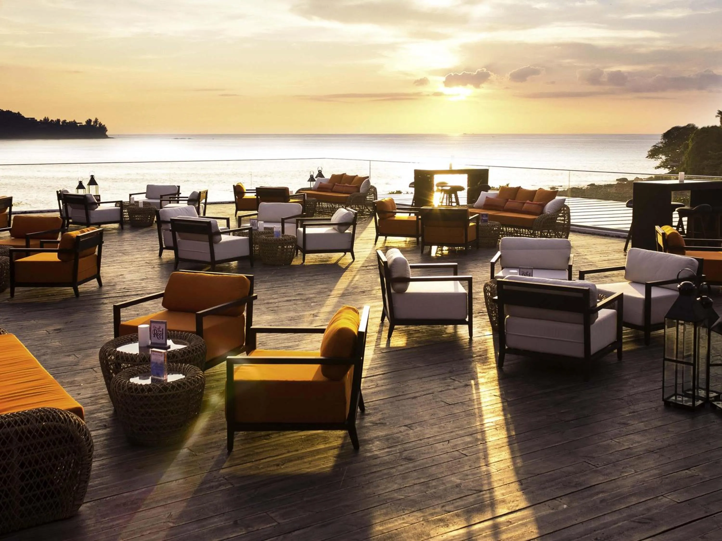 Lounge or bar in Novotel Phuket Kamala Beach