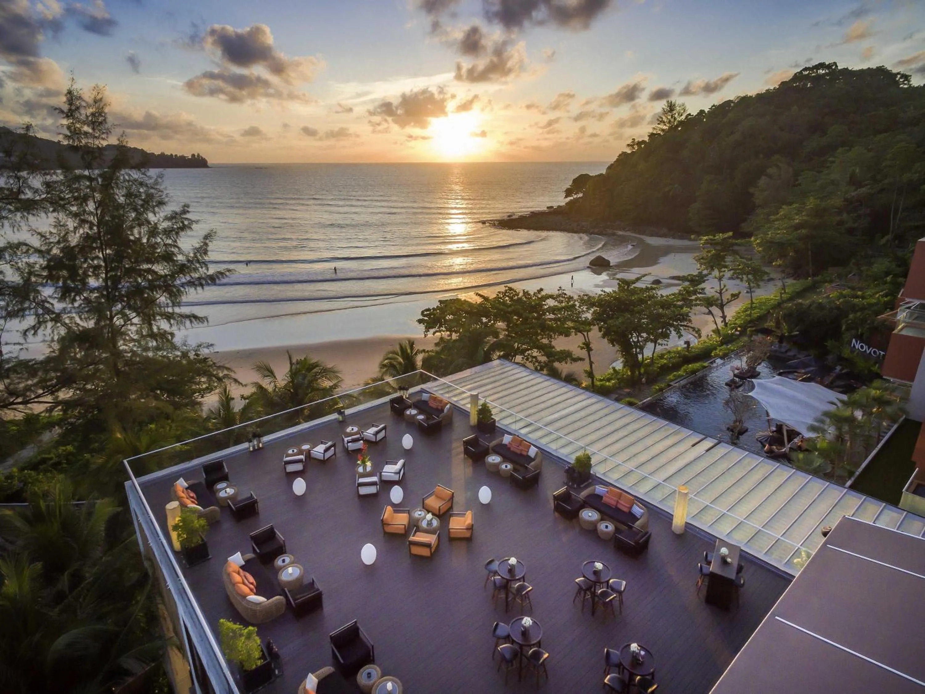 Lounge or bar in Novotel Phuket Kamala Beach