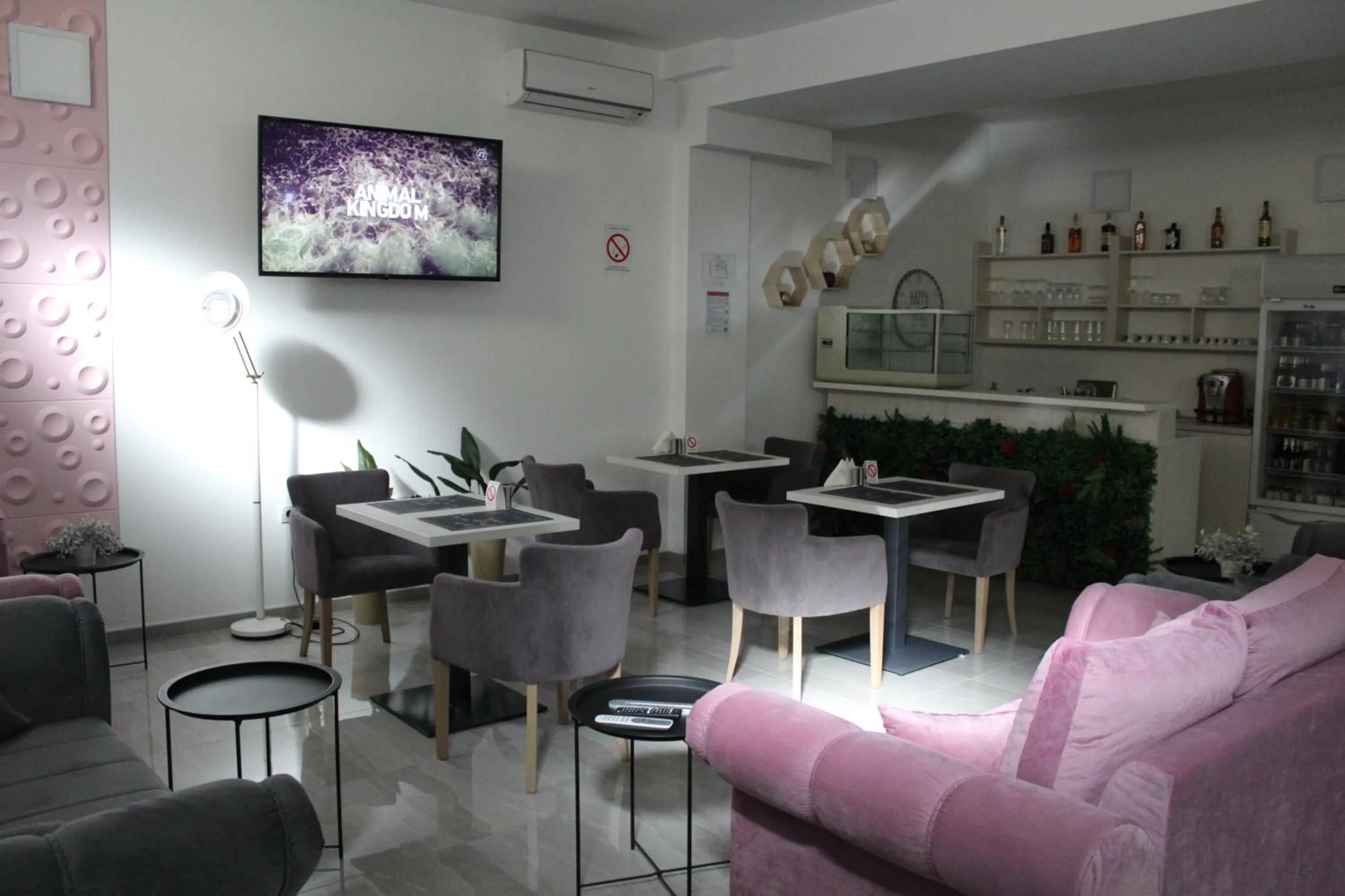 Restaurant/places to eat in Garni Hotel 11tica DM