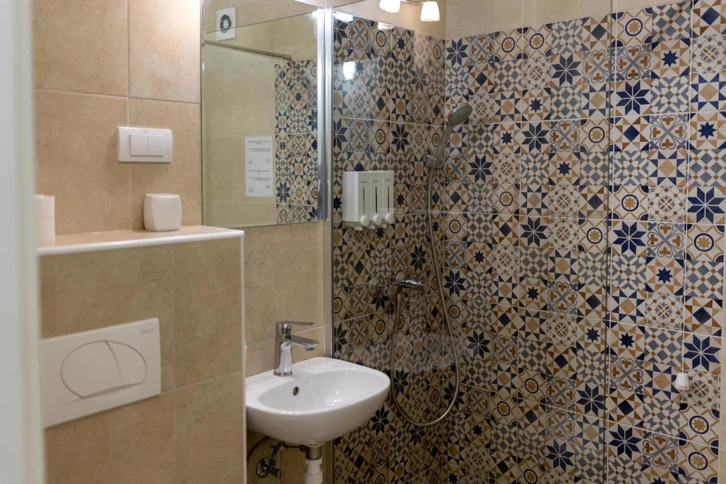 Standard Double or Twin Room in Garni Hotel 11tica DM Standard Double or Twin Room in Garni Hotel 11tica DM