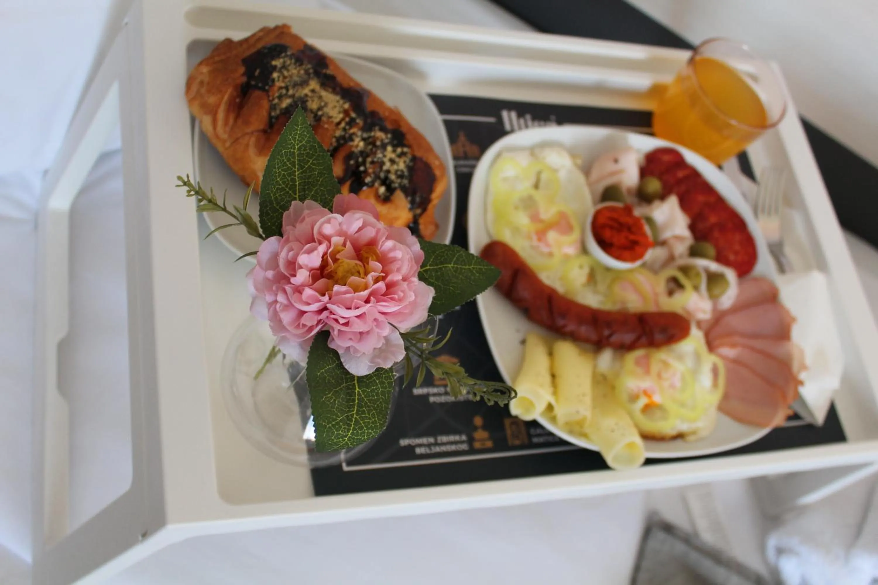 Food and drinks in Garni Hotel 11tica DM