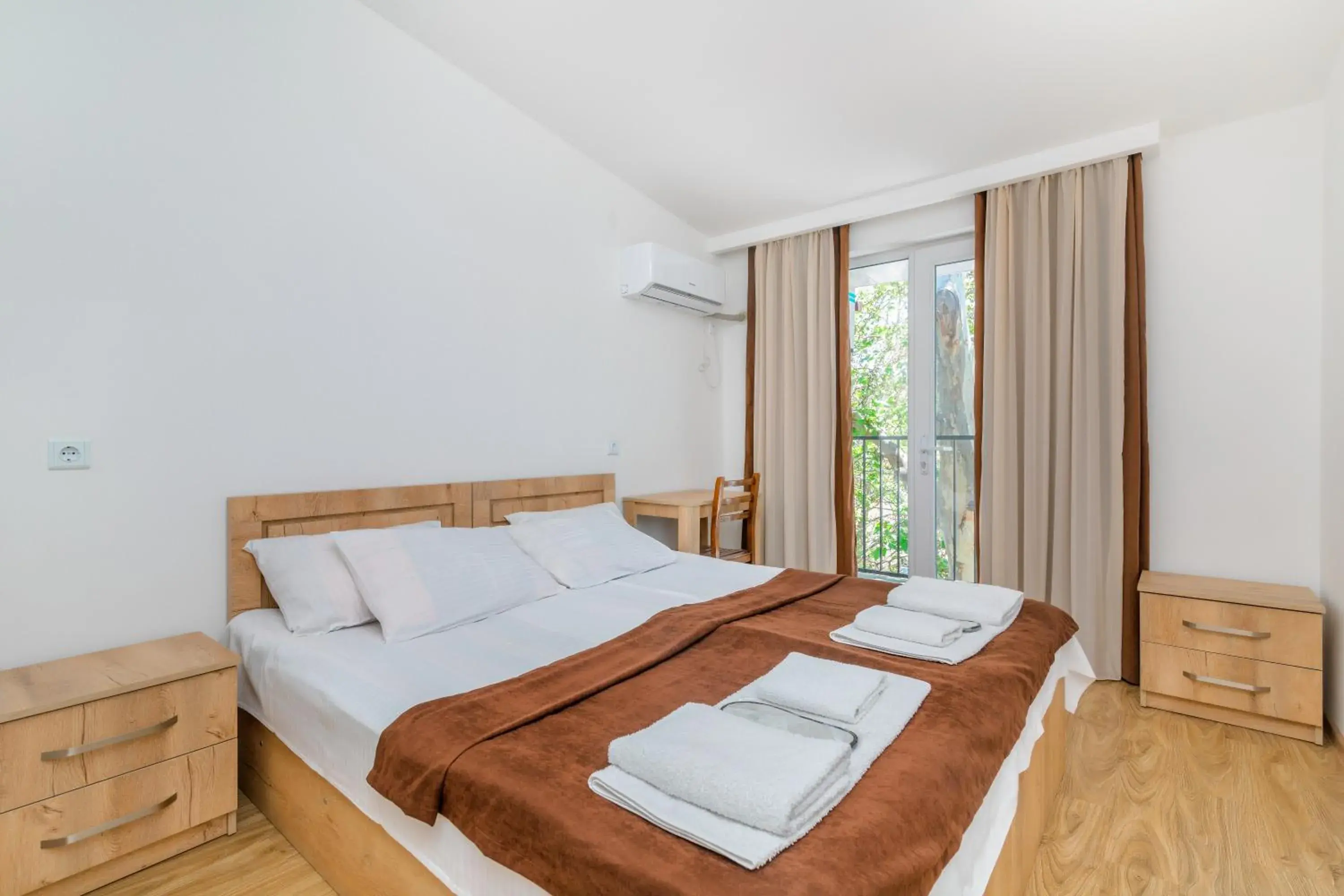 Double Room with Balcony in Hotel Continental Double Room with Balcony in Hotel Continental