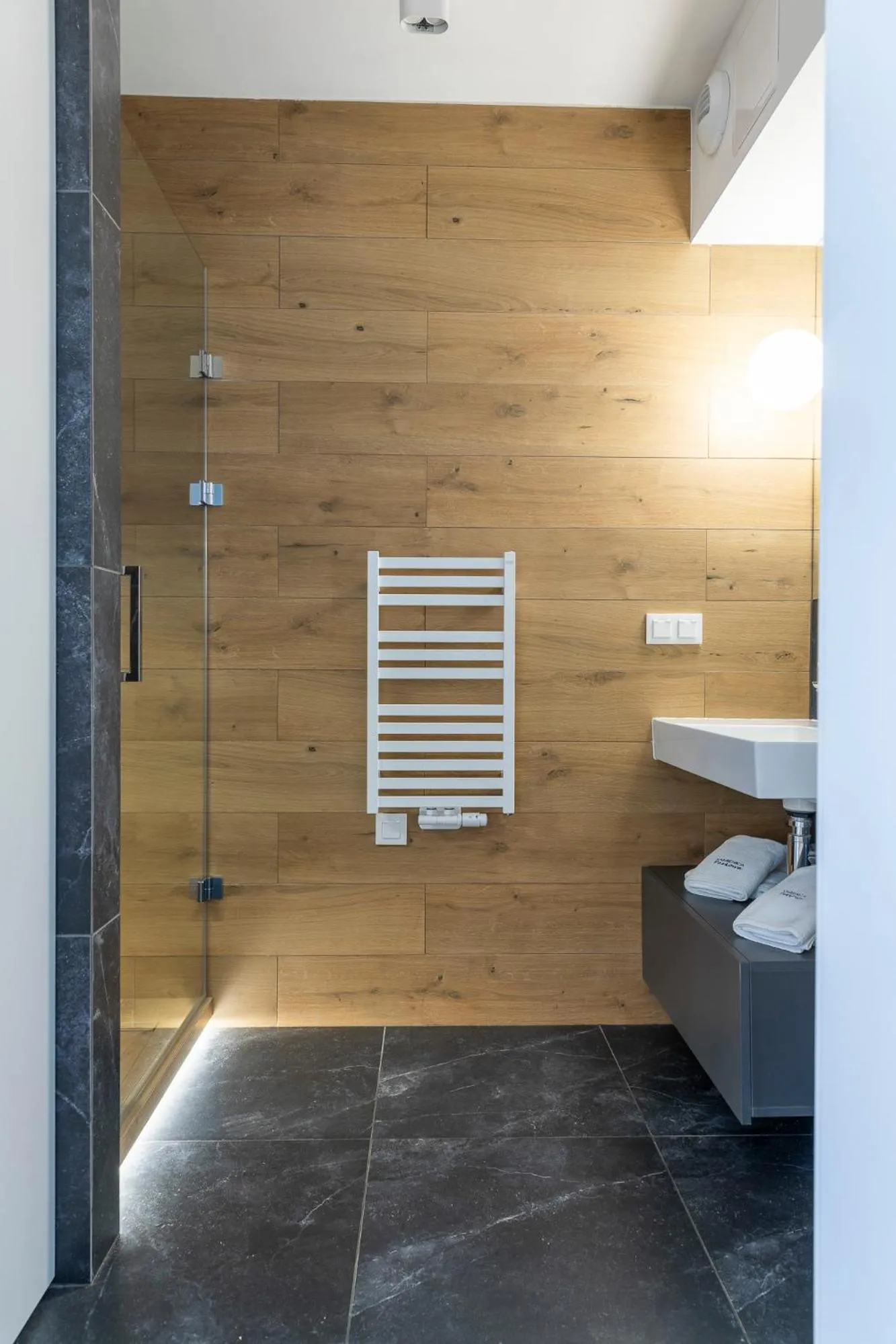 Shower in Kamienica Parkowa