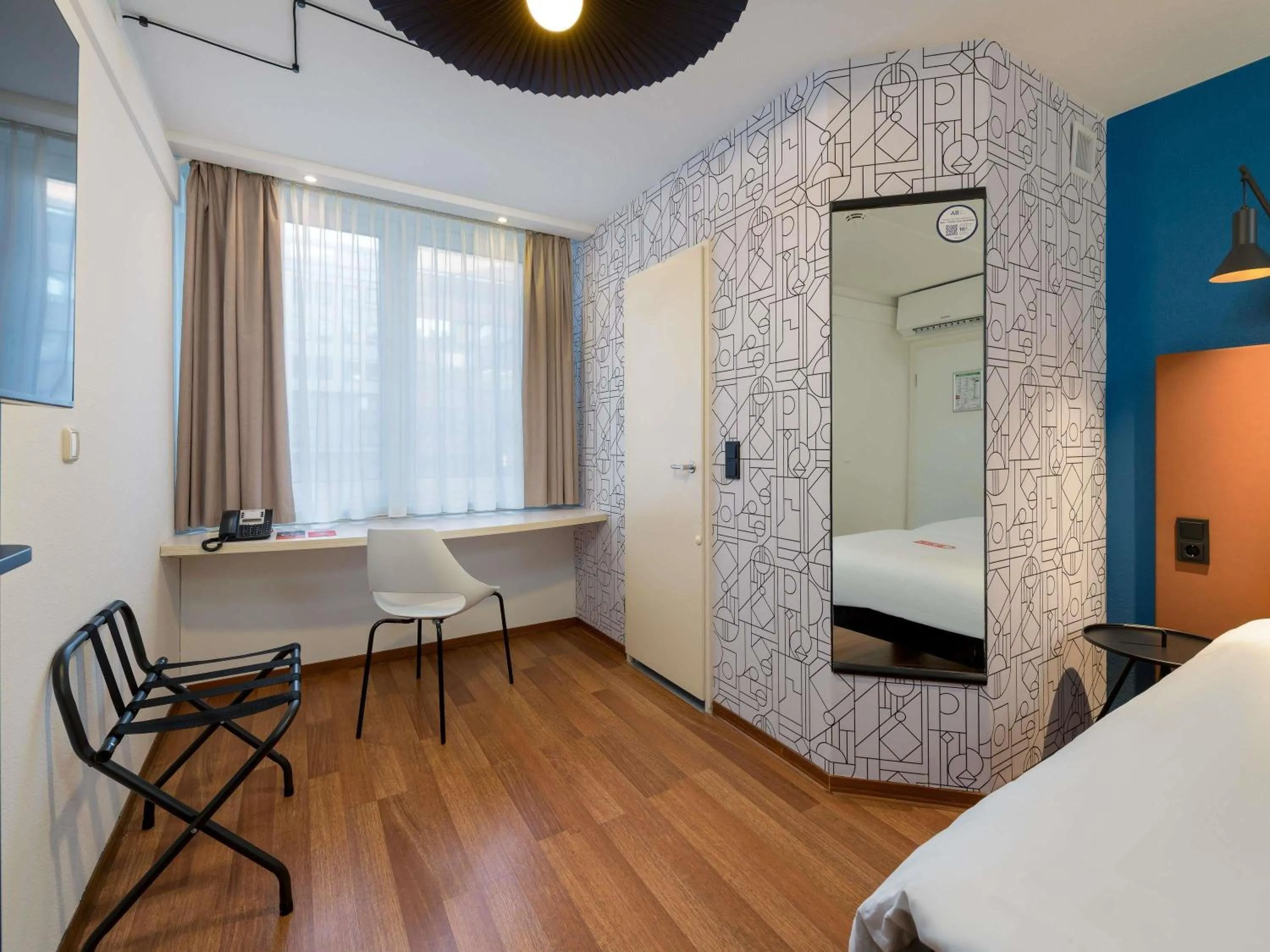 Bedroom, Bed in ibis Nürnberg Hauptbahnhof