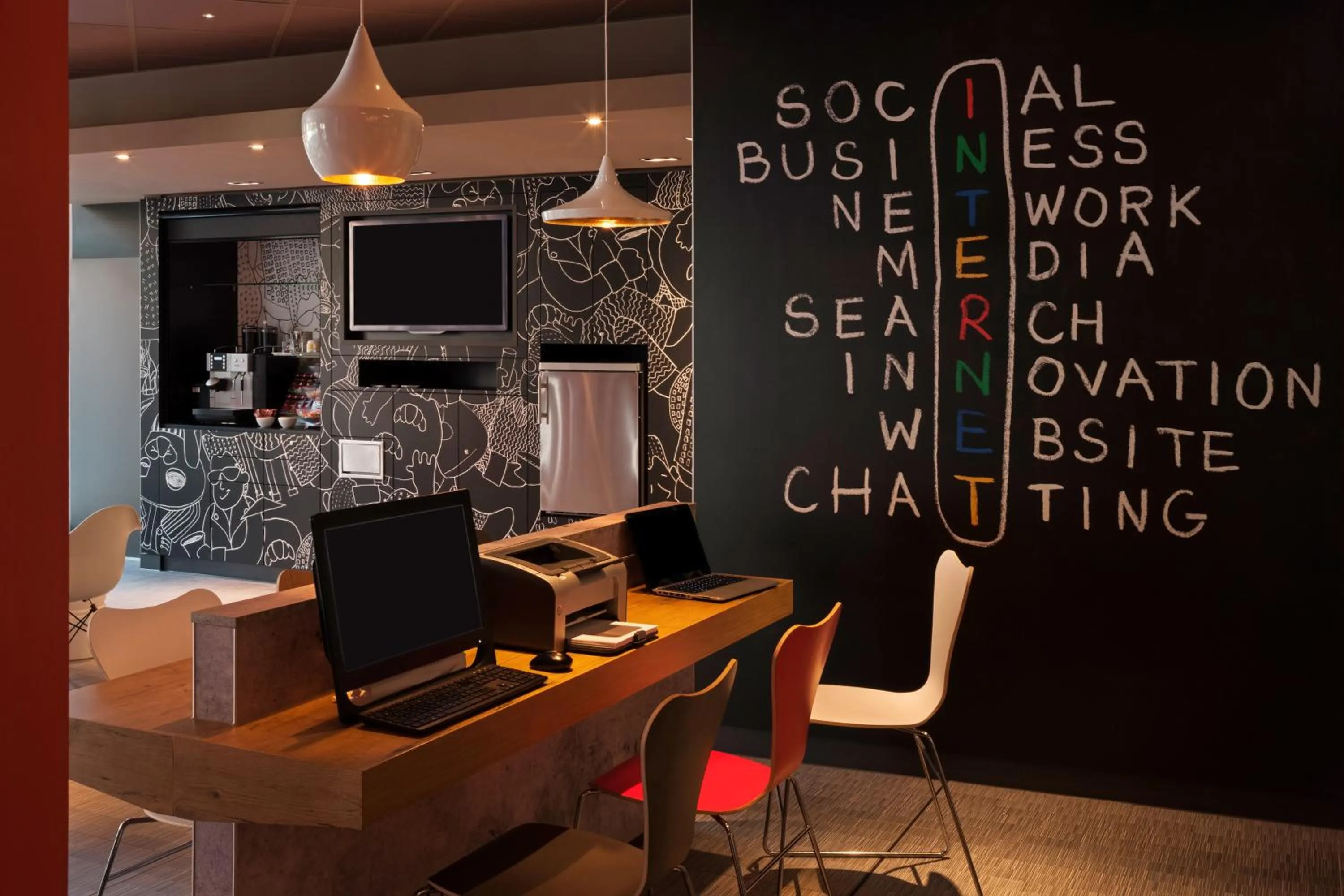 Lounge or bar in ibis Nürnberg Hauptbahnhof