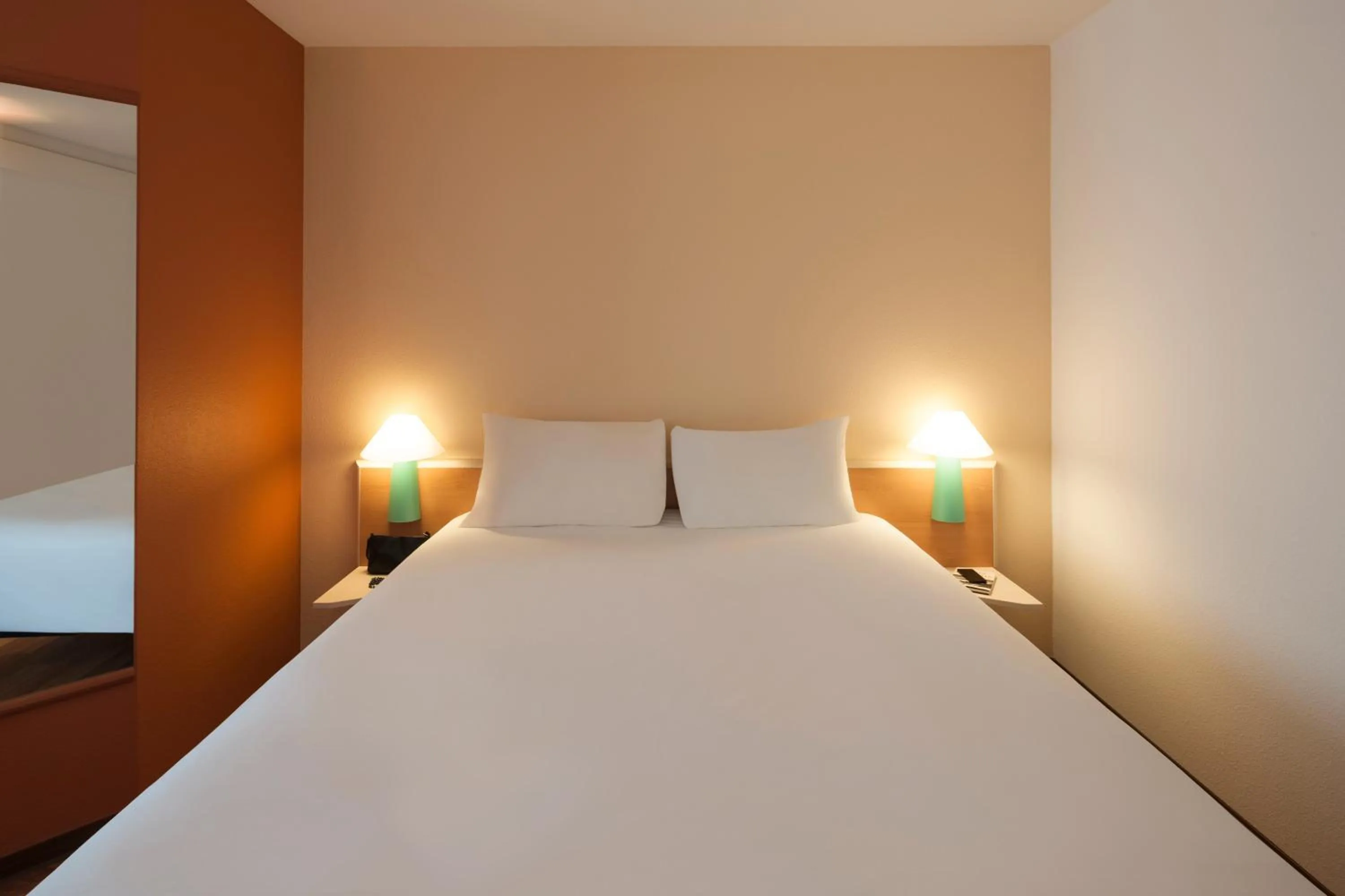 Bed in ibis Nürnberg Hauptbahnhof