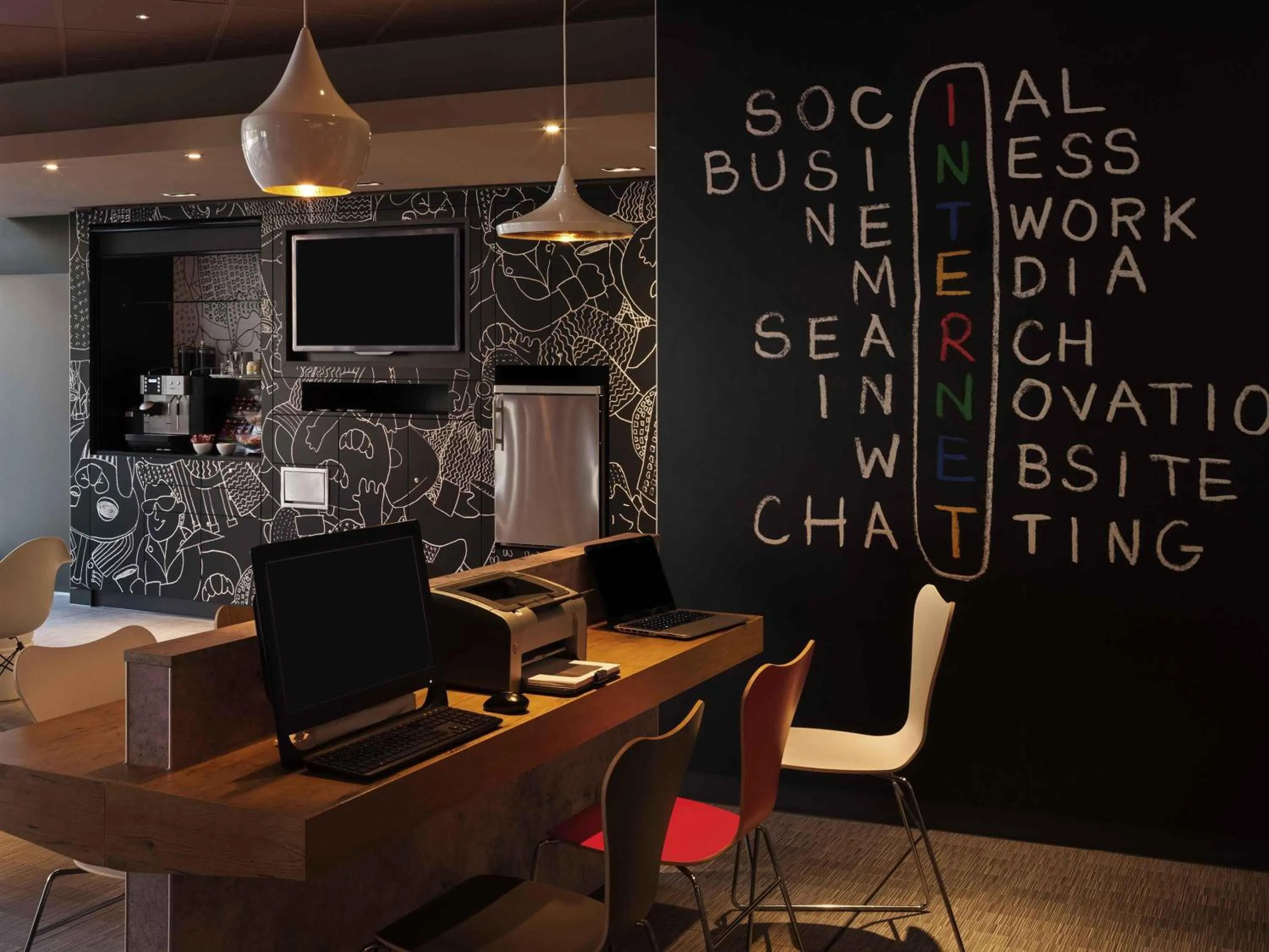 Lounge or bar in ibis Nürnberg Hauptbahnhof