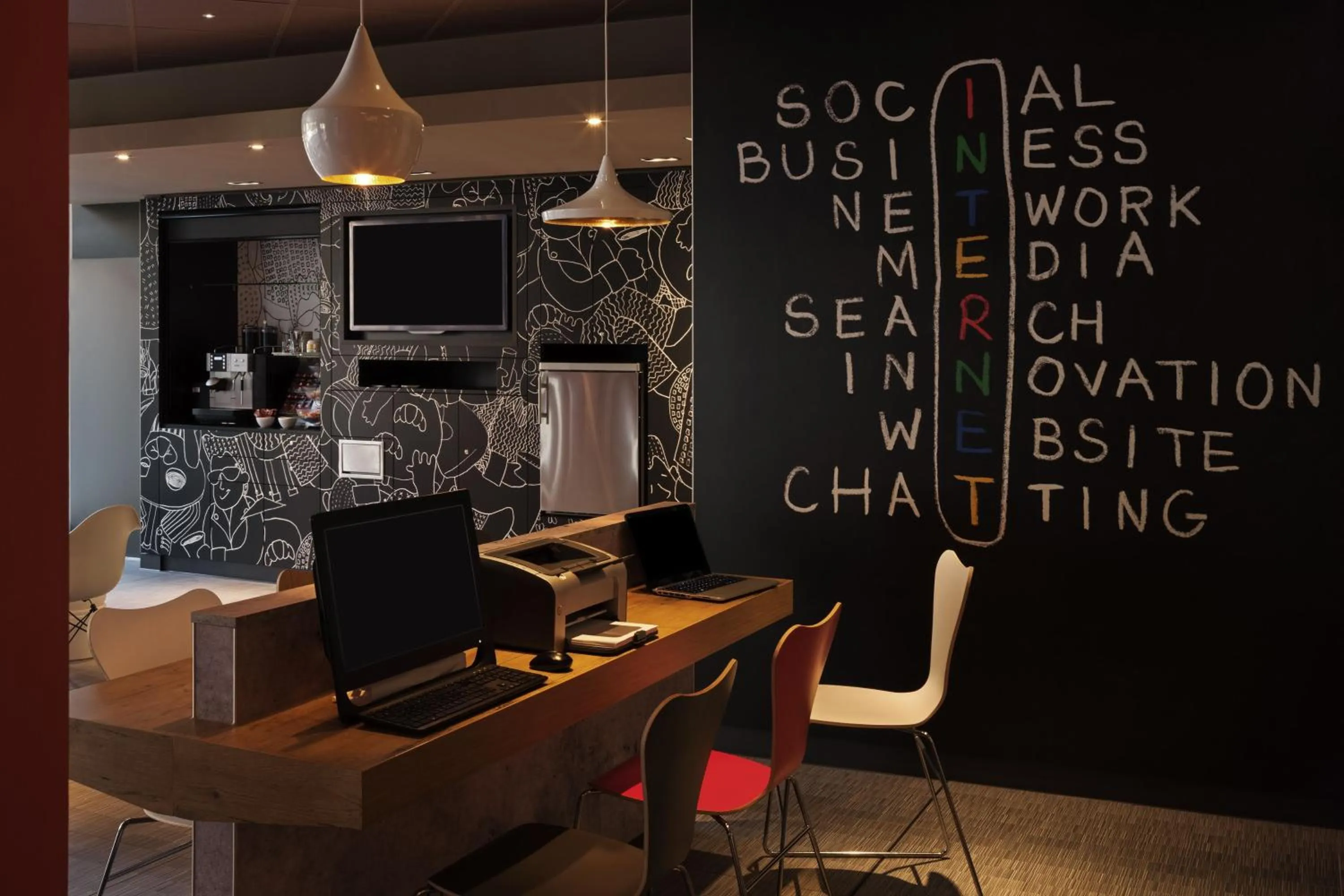 Lounge or bar in ibis Nürnberg Hauptbahnhof