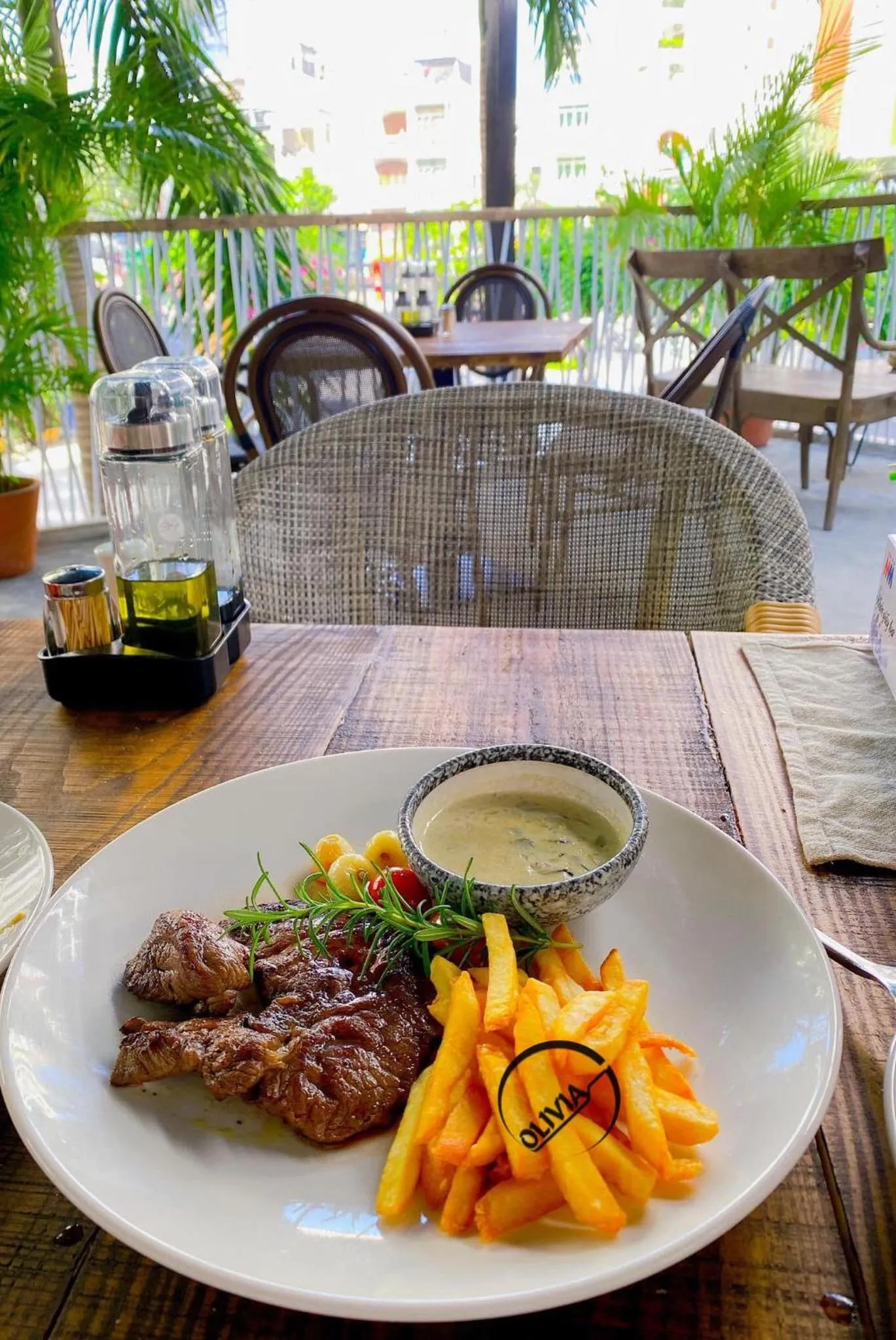 Olivia Hotel and Apartment