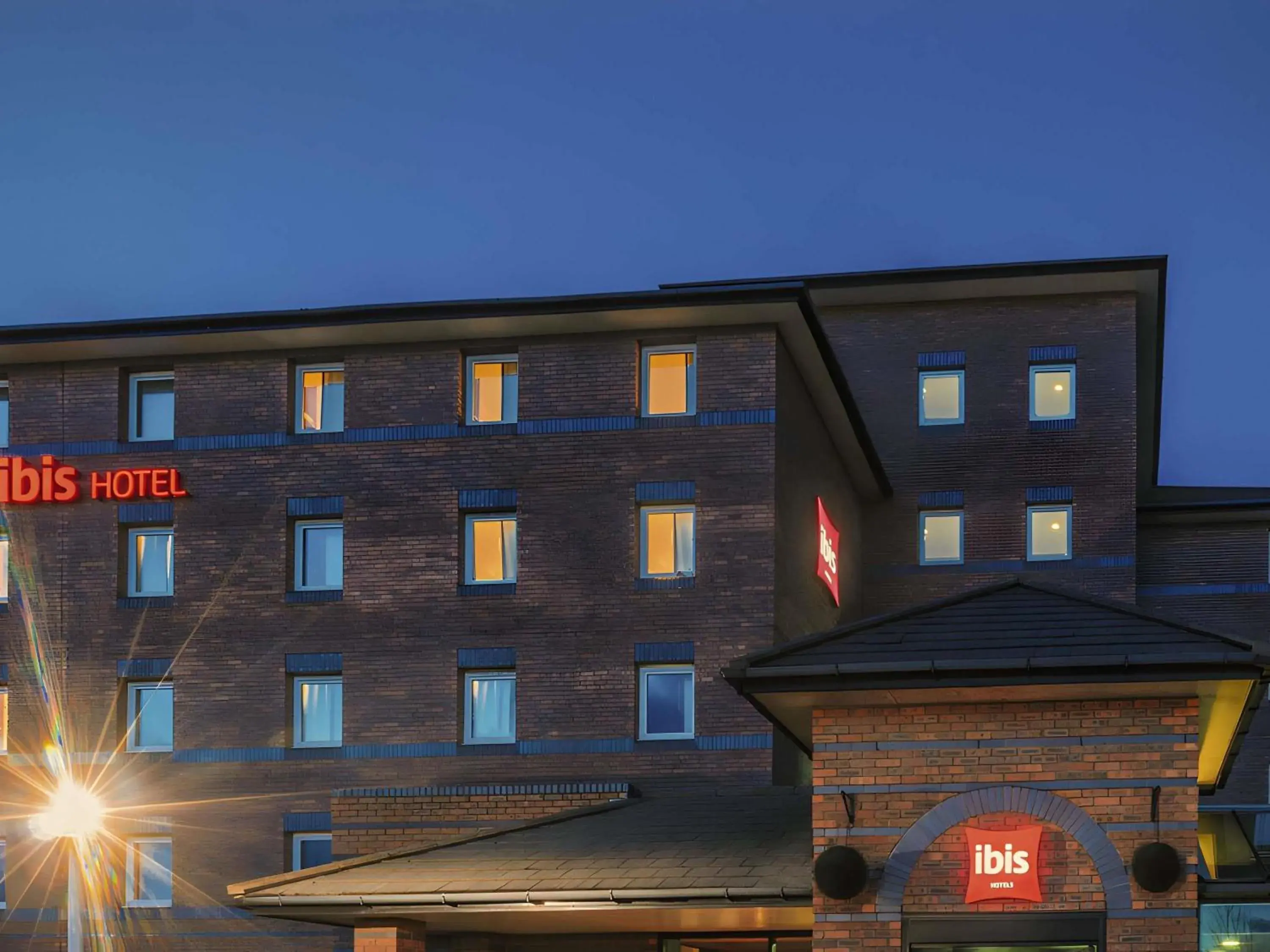 Property building in ibis Liverpool Centre Albert Dock – Liverpool One Property building in ibis Liverpool Centre Albert Dock – Liverpool One