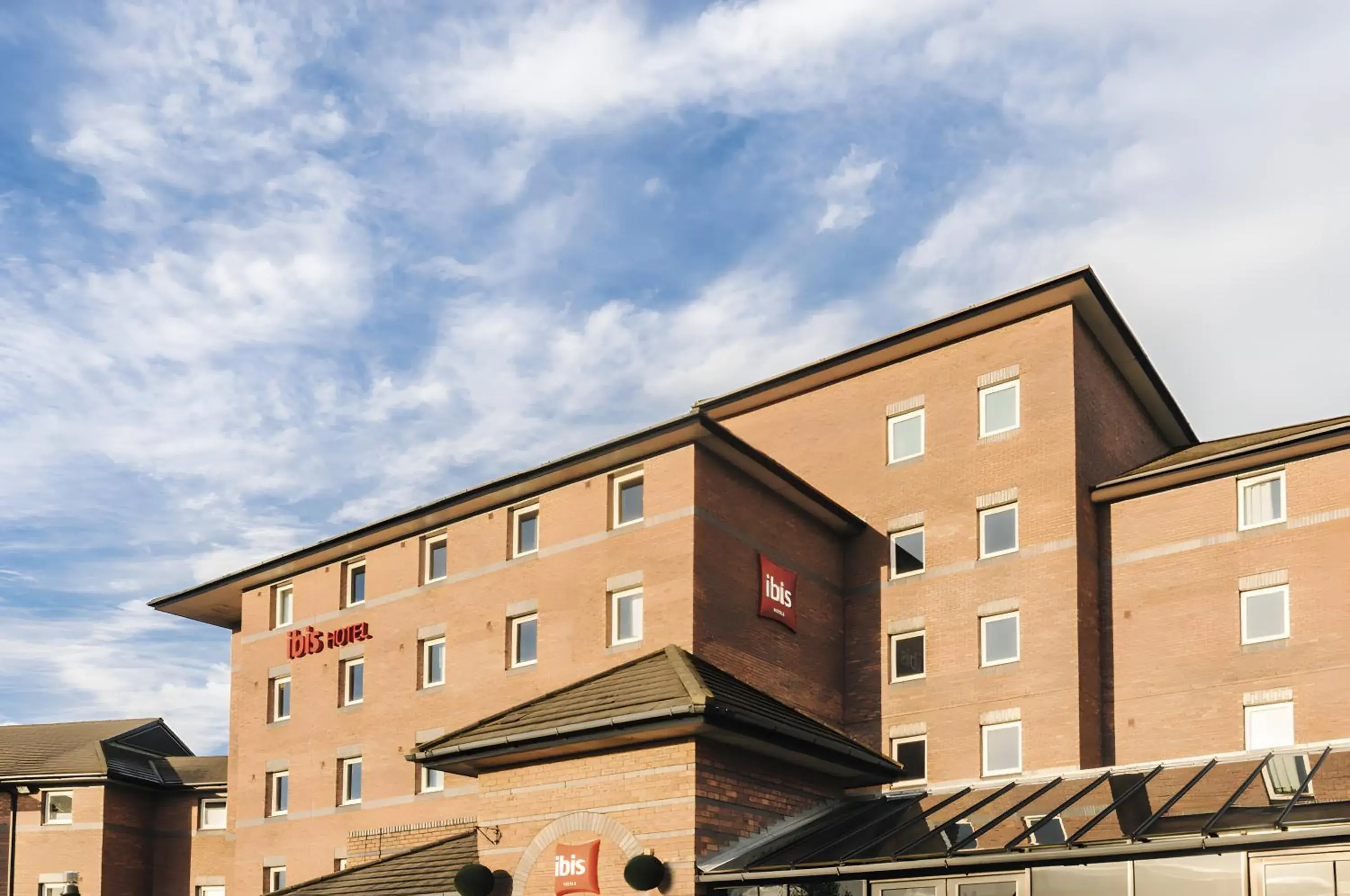 Property building in ibis Liverpool Centre Albert Dock – Liverpool One Property building in ibis Liverpool Centre Albert Dock – Liverpool One