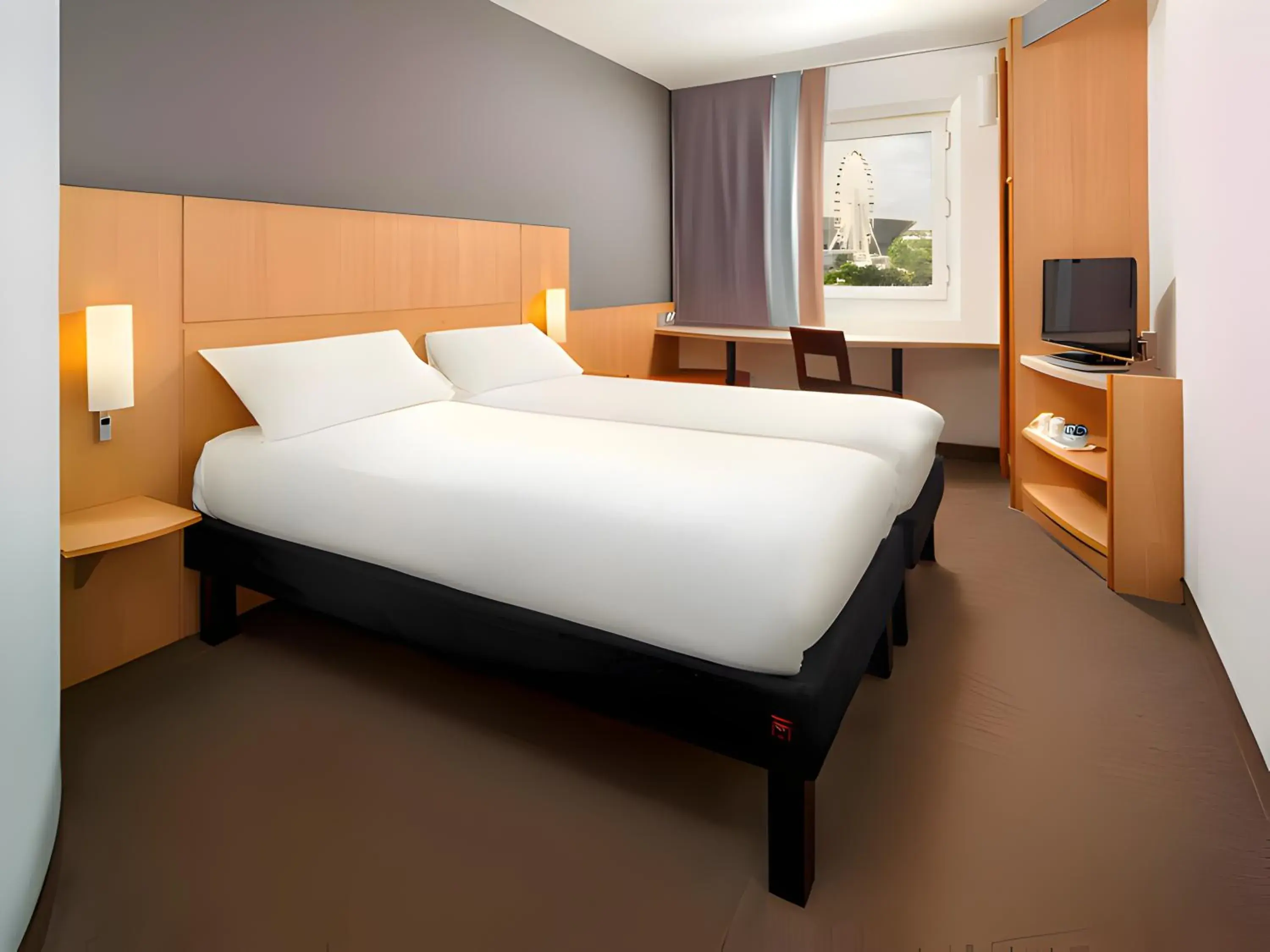 Bedroom, Bed in ibis Liverpool Centre Albert Dock – Liverpool One Bedroom, Bed in ibis Liverpool Centre Albert Dock – Liverpool One