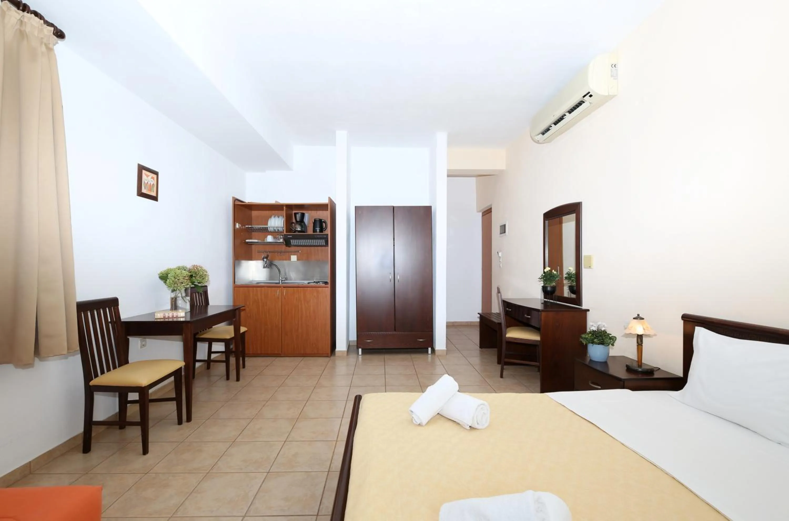 Bedroom, Bed in Palirria Hotel & Studios