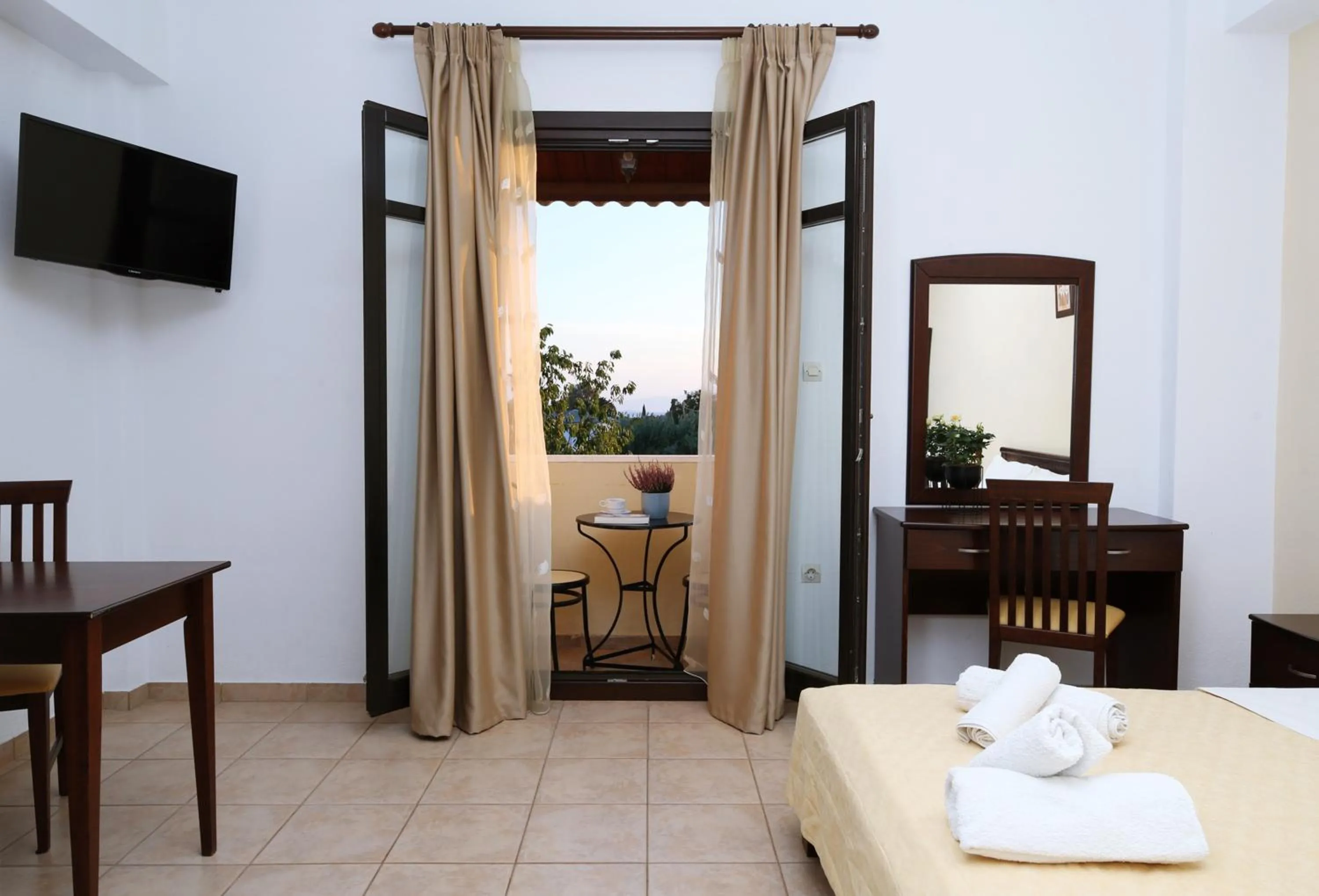 Bed in Palirria Hotel & Studios