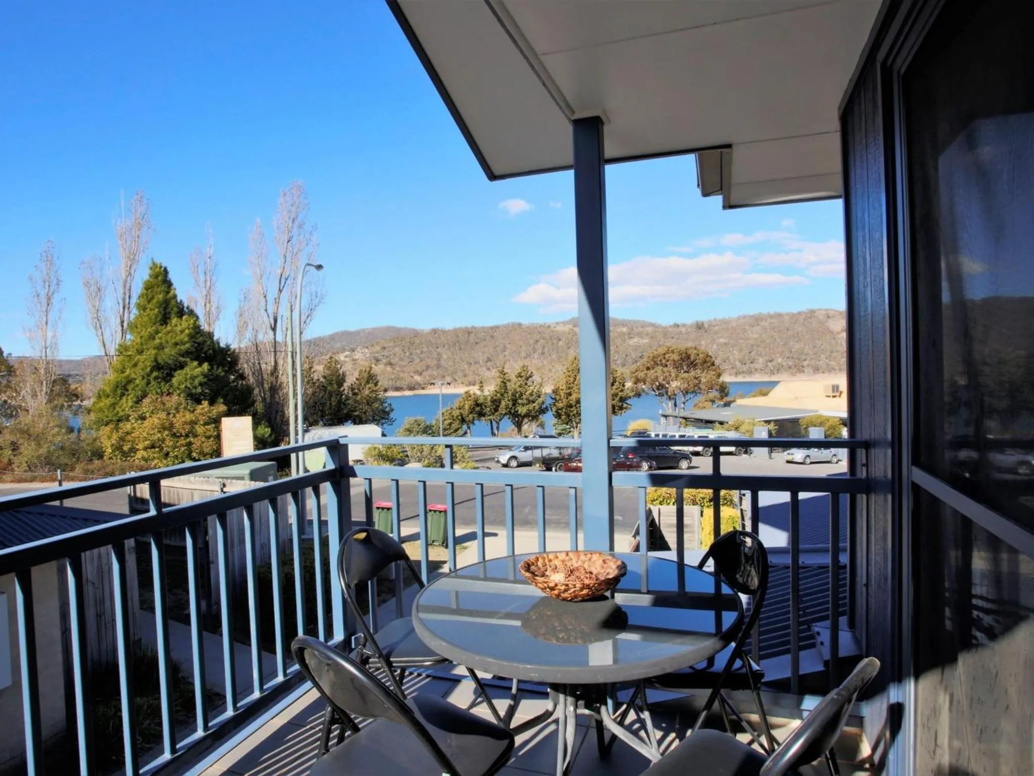 Silvertrees 5 - Central 3BR Townhouse l Lake Views l Spa l BBQ l WiFi