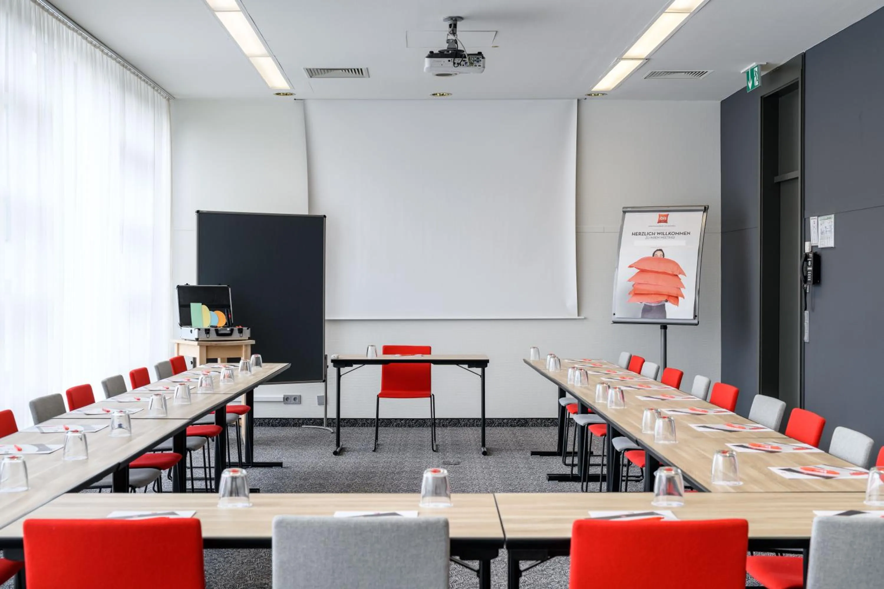 Business facilities in ibis Mainz City