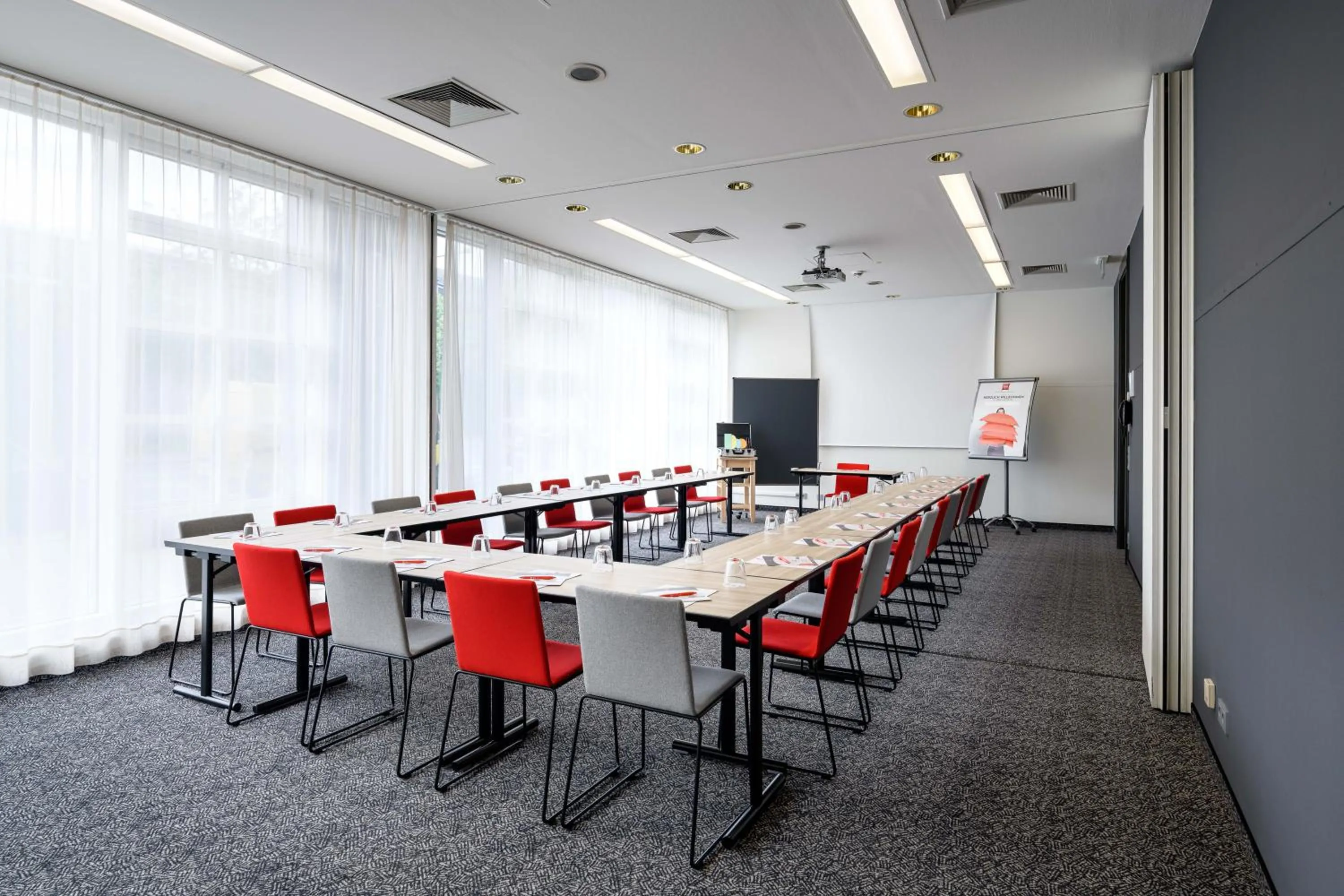 Business facilities in ibis Mainz City