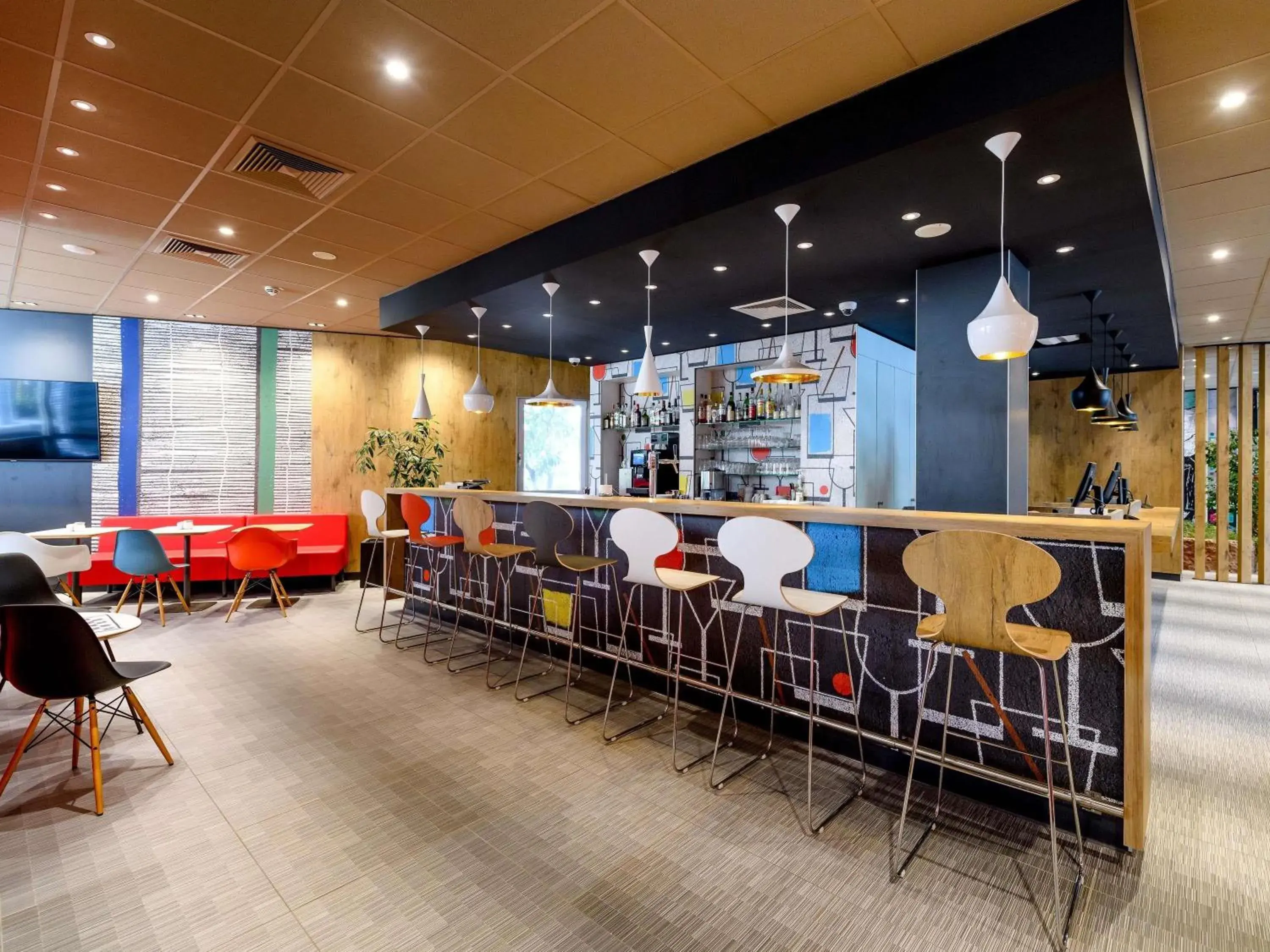 Lounge or bar in ibis Mainz City Lounge or bar in ibis Mainz City