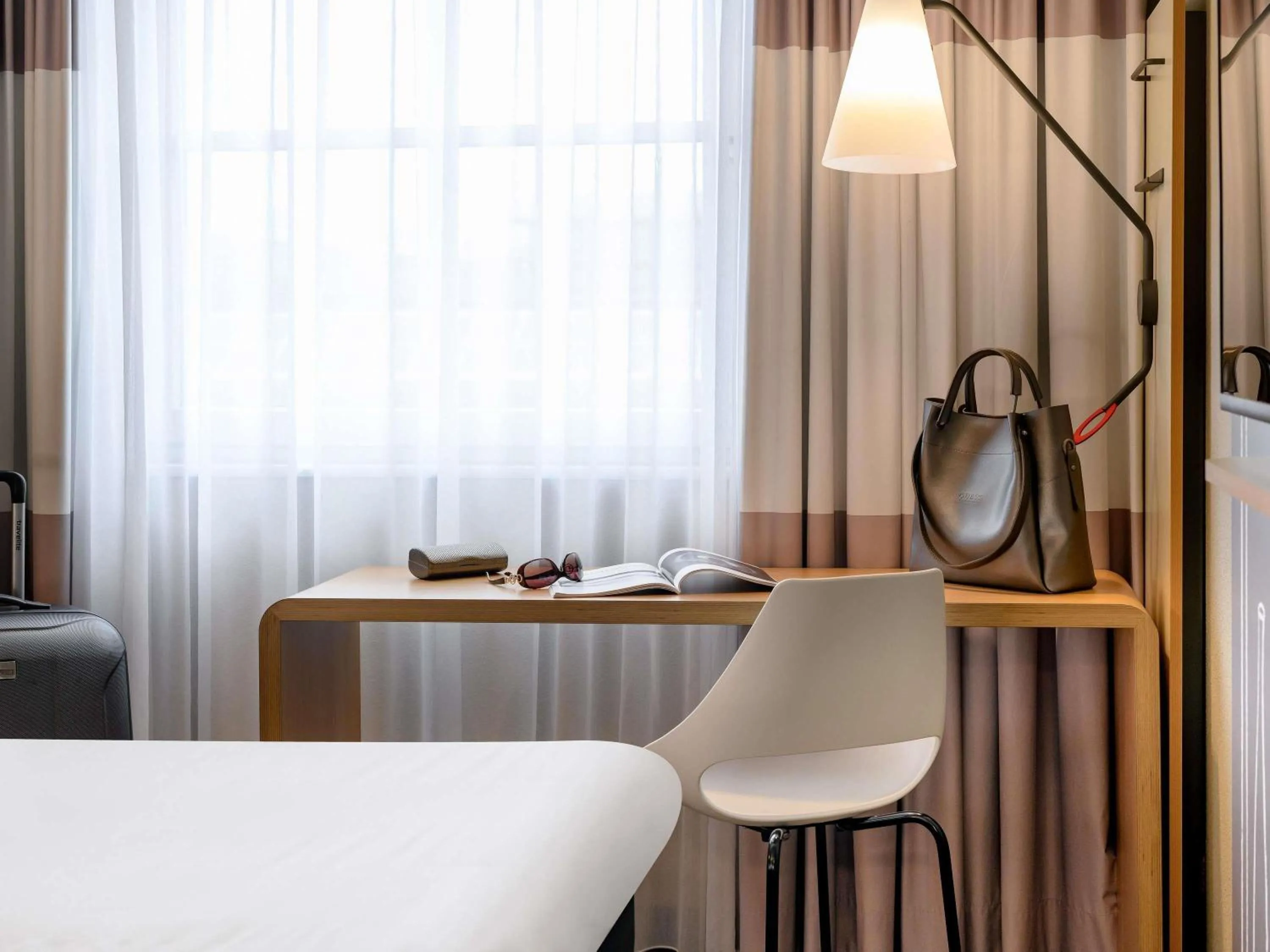 Bedroom in ibis Mainz City