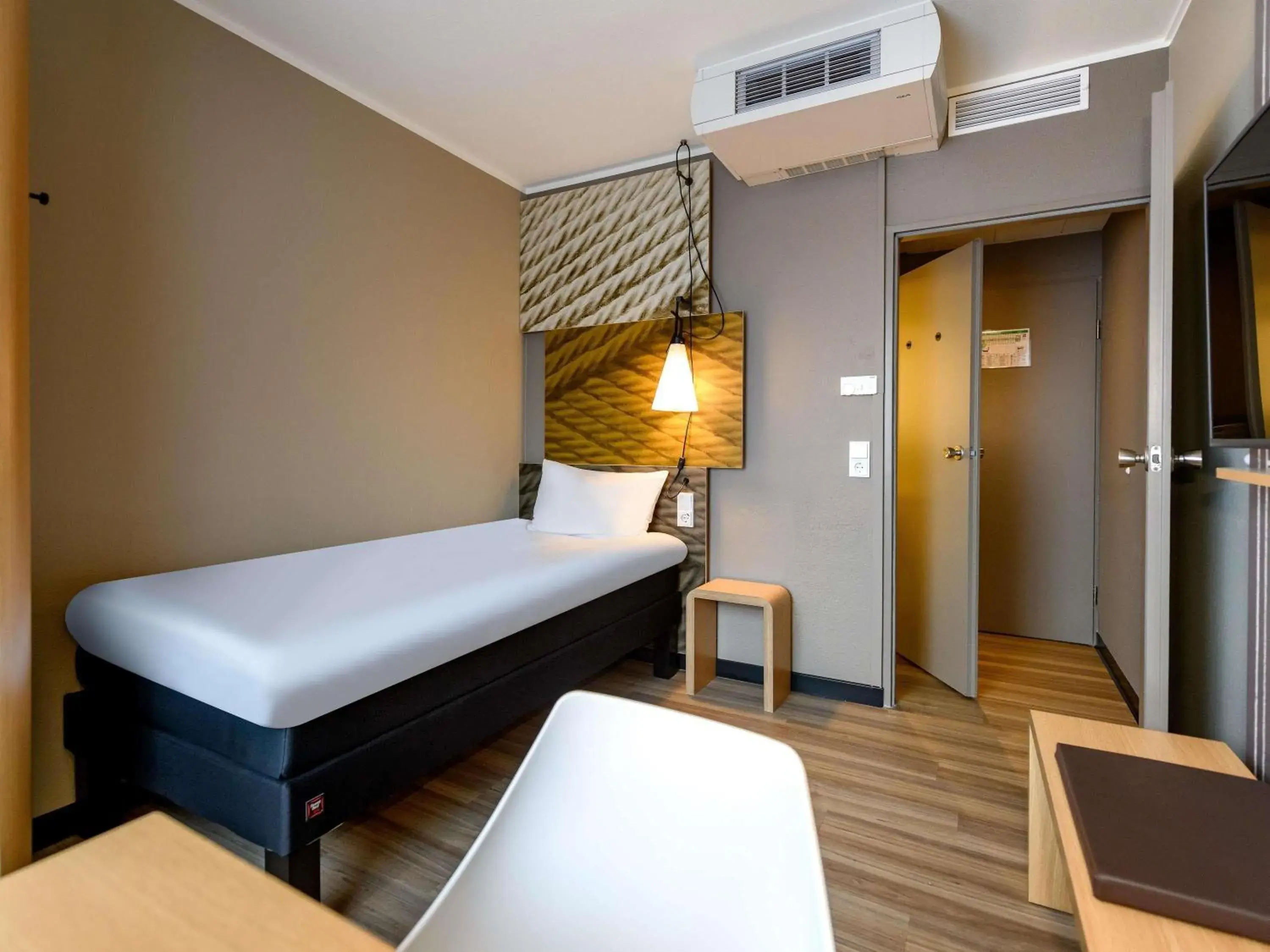 Standard Room with 1 Single Bed in ibis Mainz City Standard Room with 1 Single Bed in ibis Mainz City