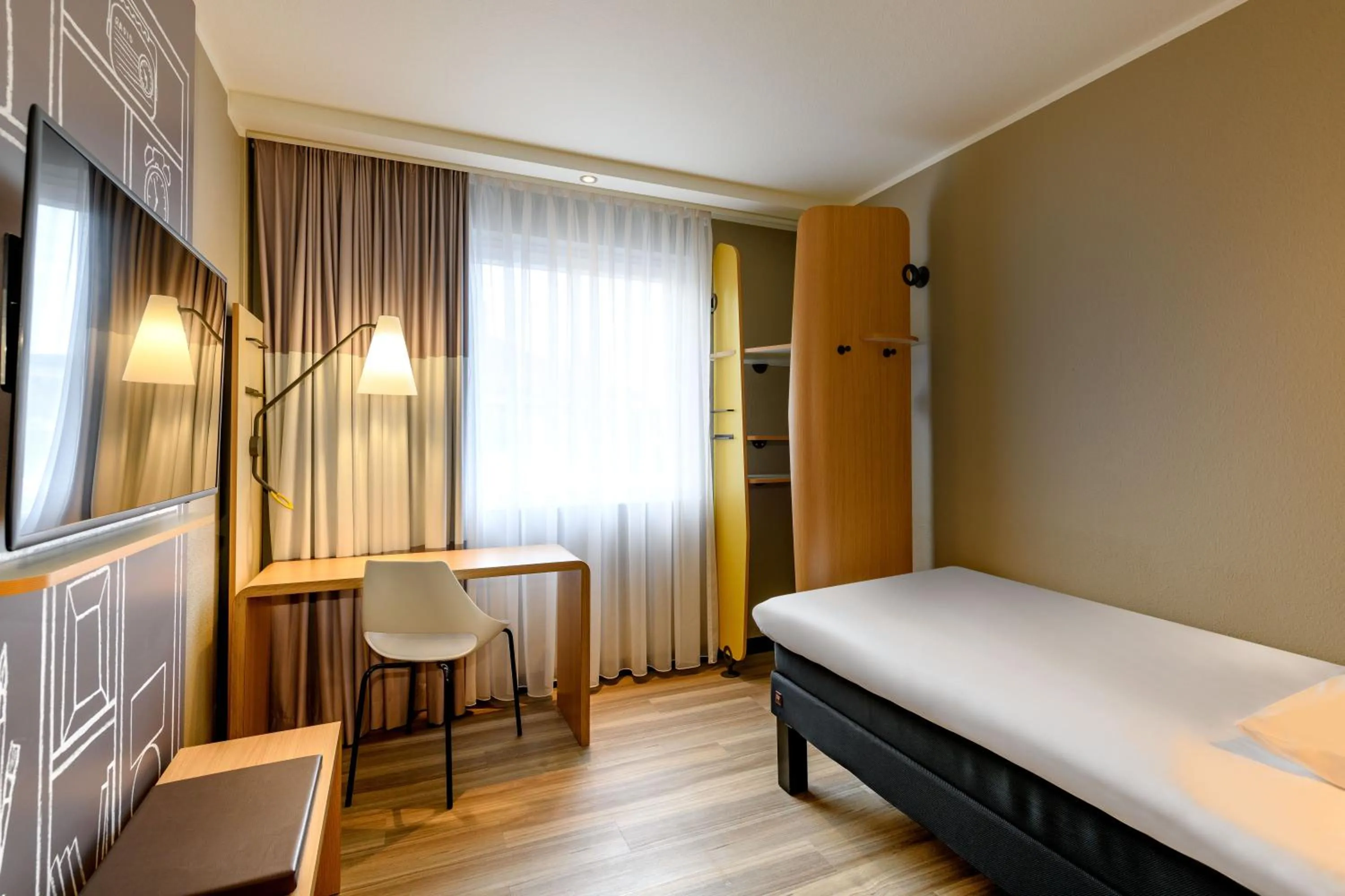 Bed in ibis Mainz City