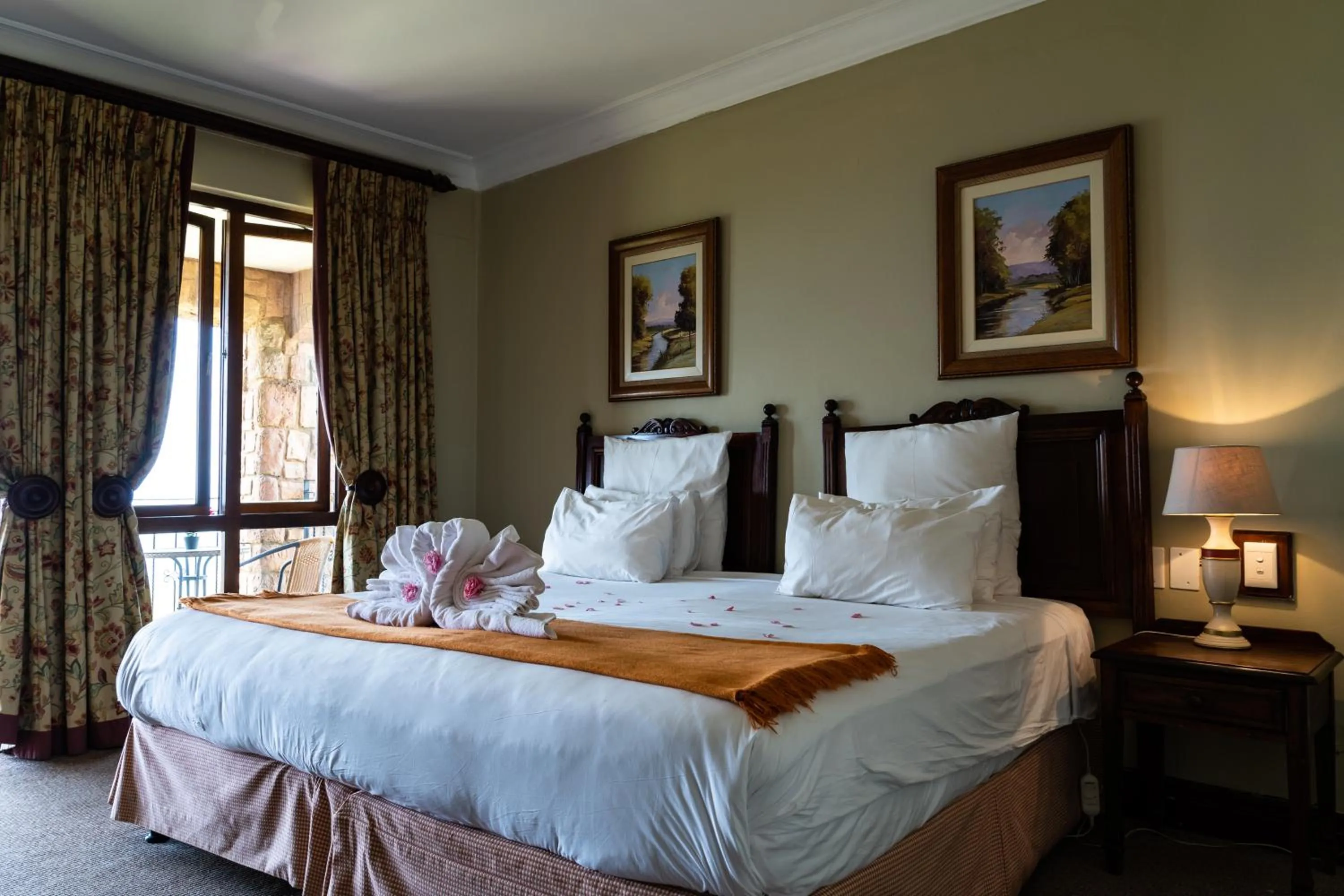 Bedroom, Bed in Gooderson Kloppenheim Country Estate