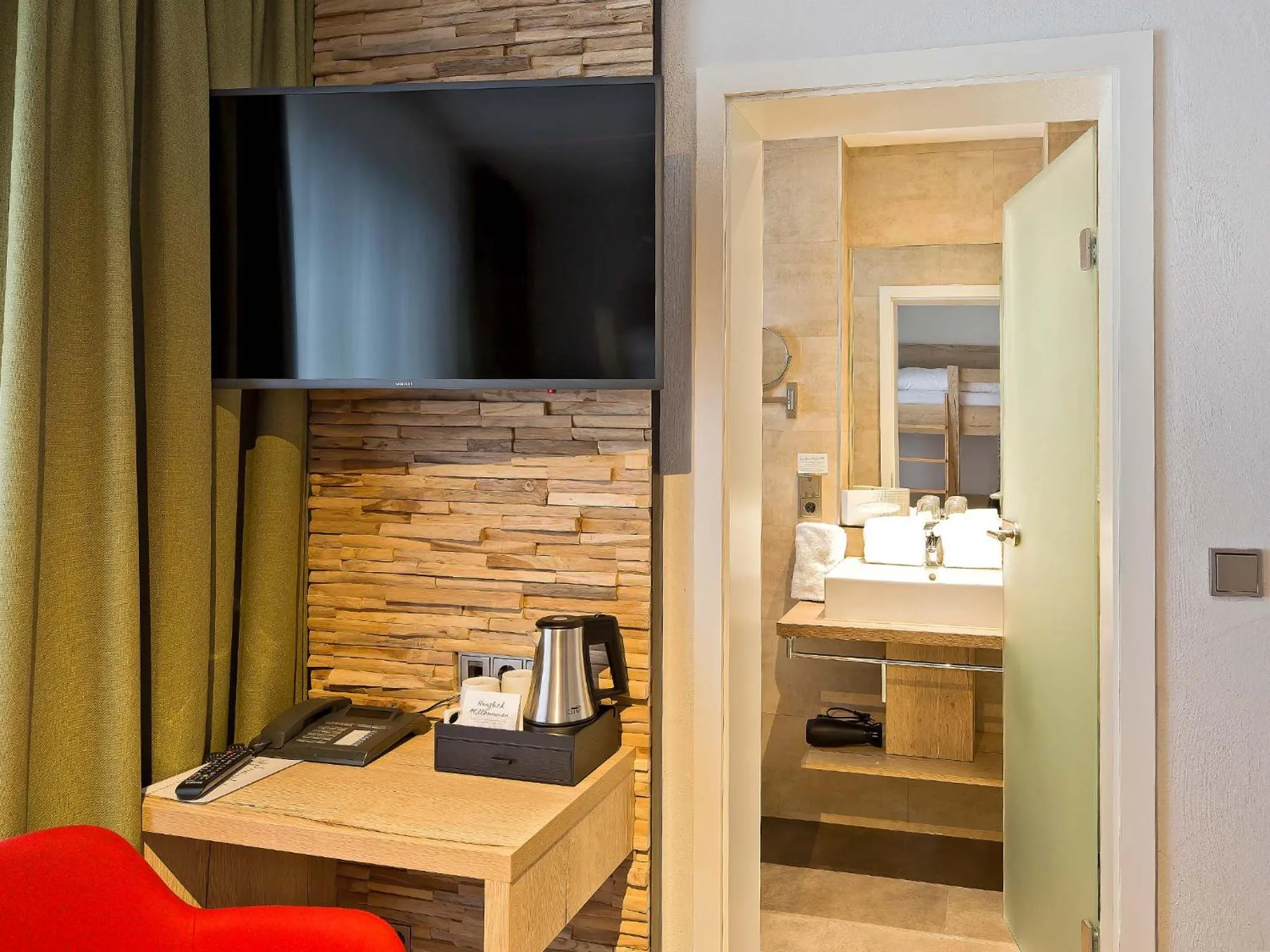 Photo of the whole room in Elements Hotel Christlessee