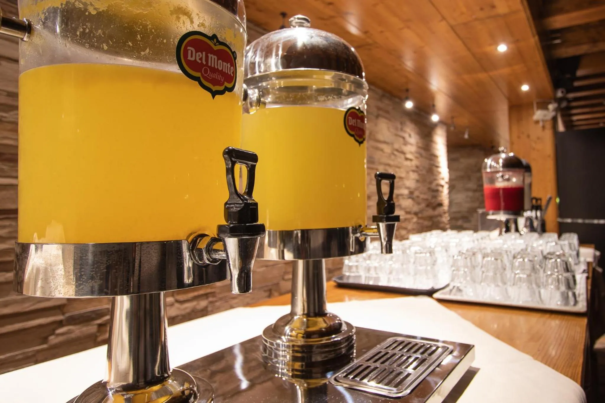 Buffet breakfast in Hotel Piandineve