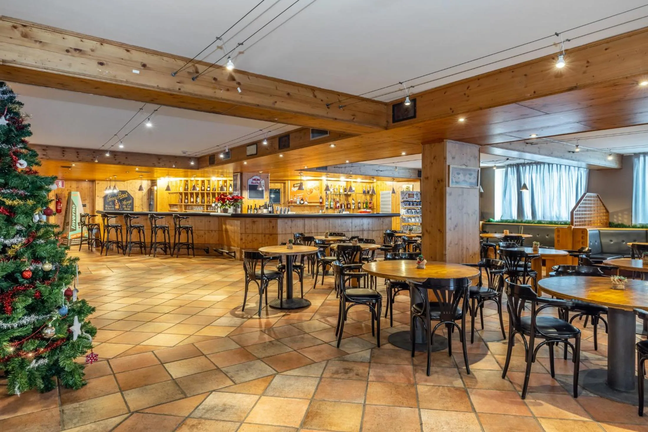 Lounge or bar in Hotel Piandineve