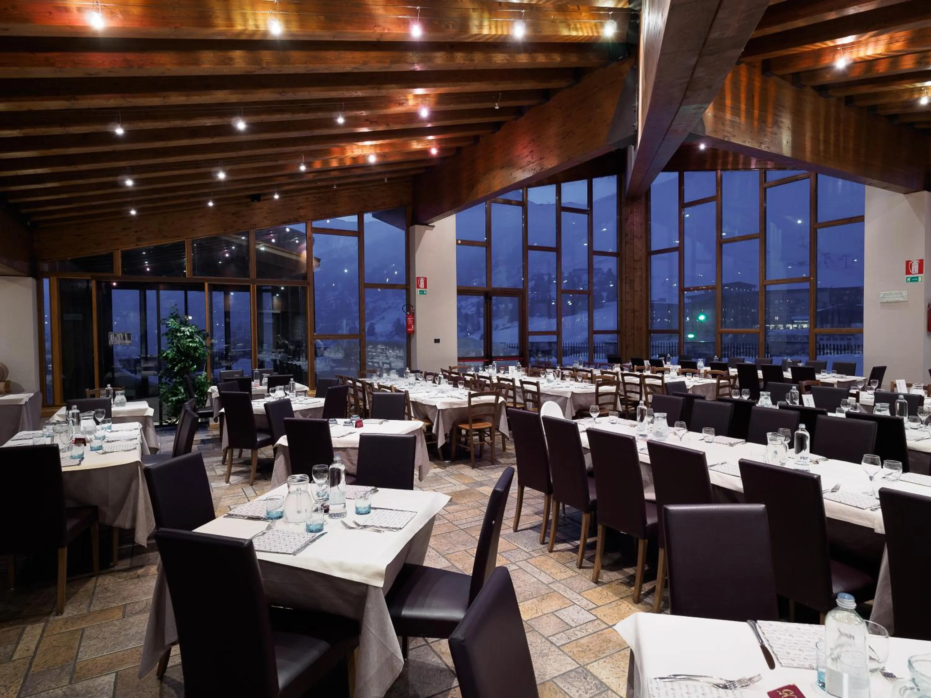 Restaurant/places to eat in Hotel Piandineve