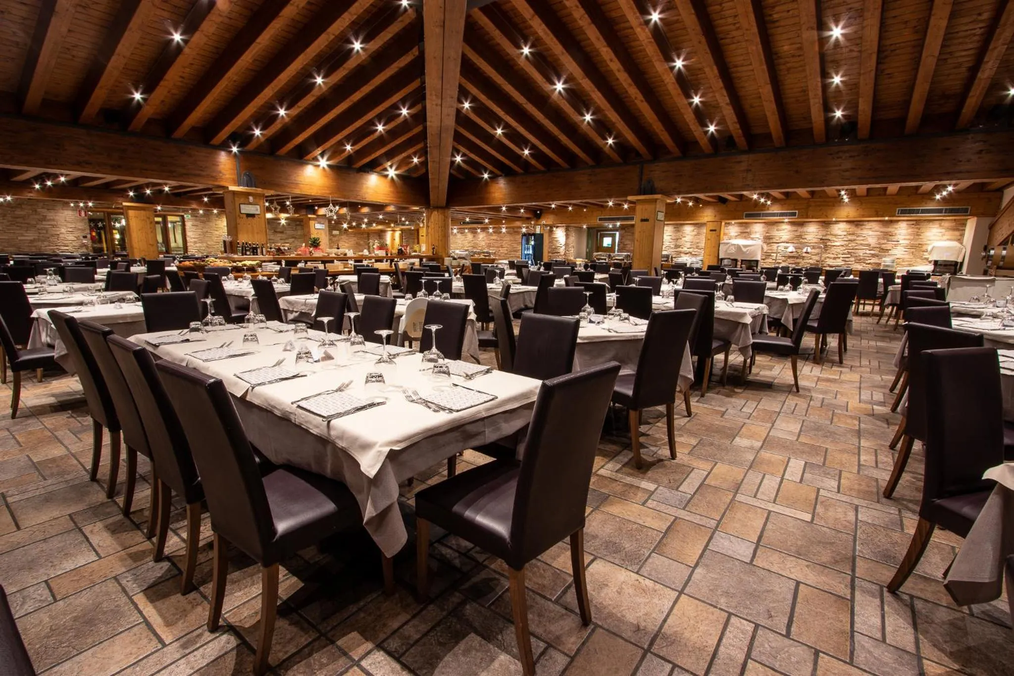 Restaurant/places to eat in Hotel Piandineve