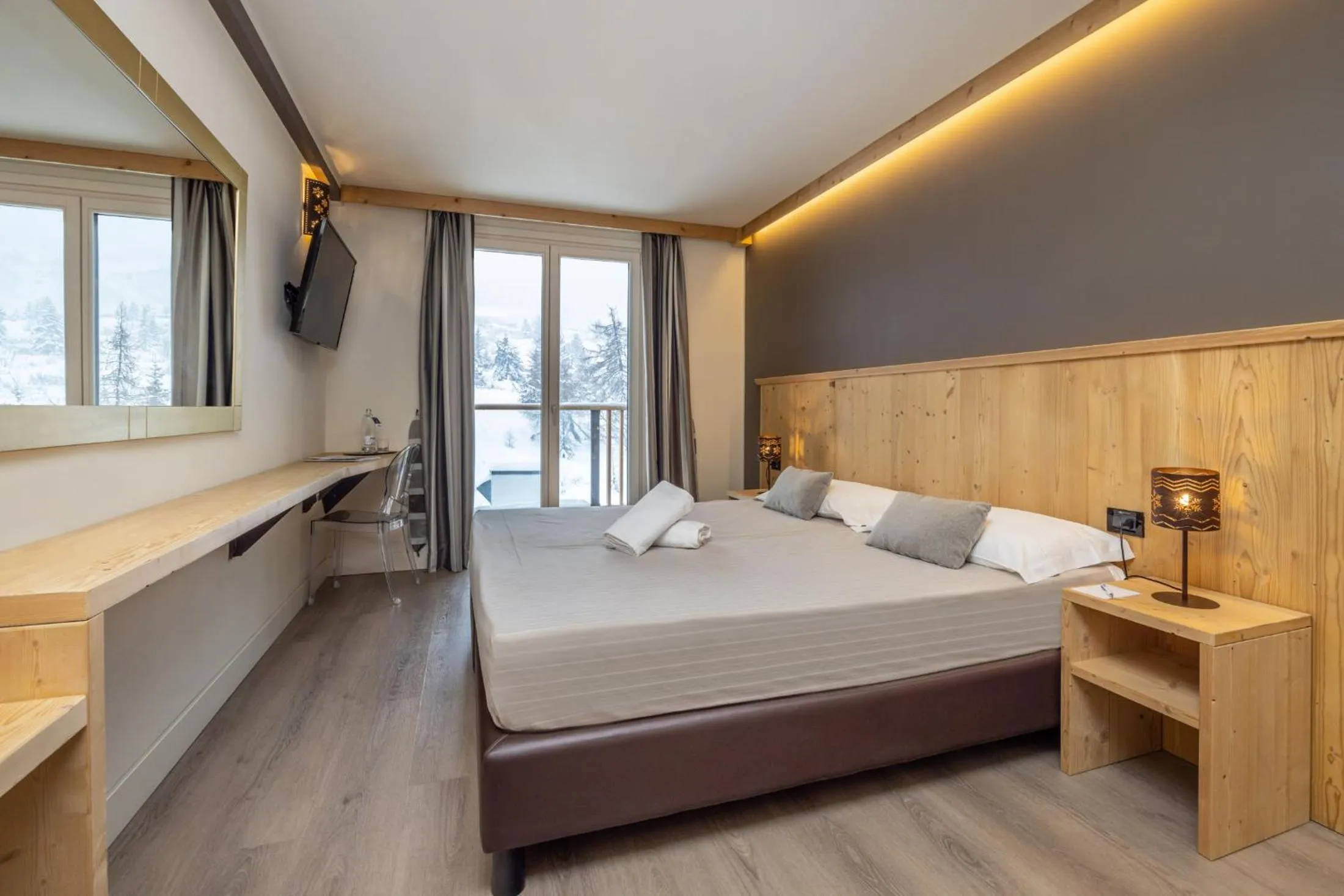 Bedroom, Bed in Hotel Piandineve