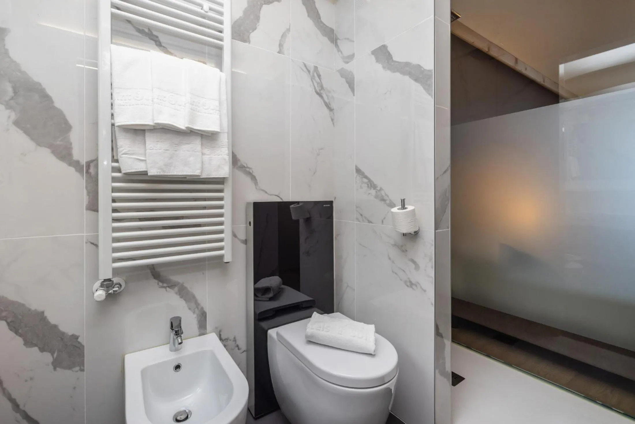 Bathroom in Hotel Piandineve