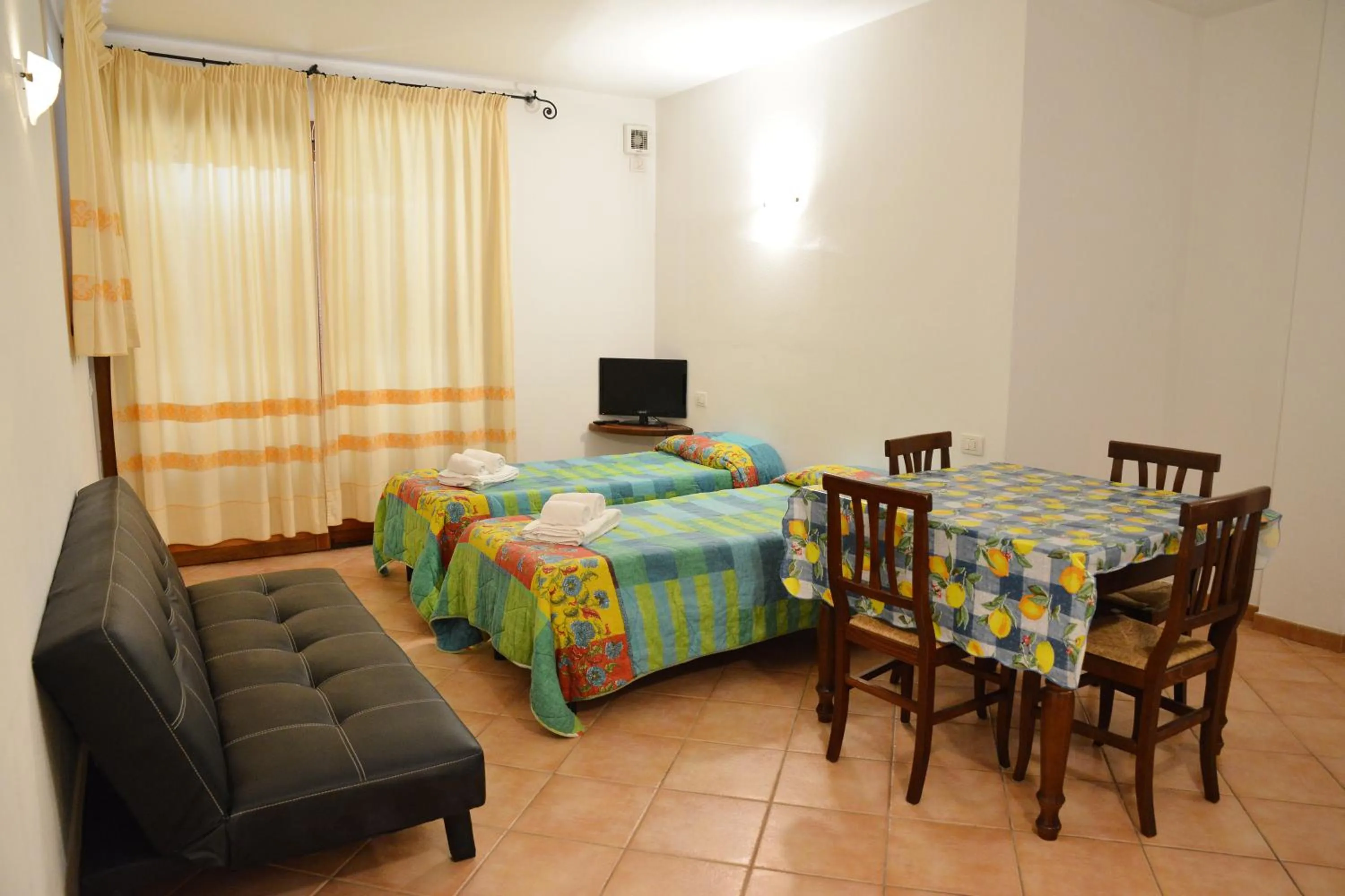 Photo of the whole room, Bed in Appartamenti Galatea