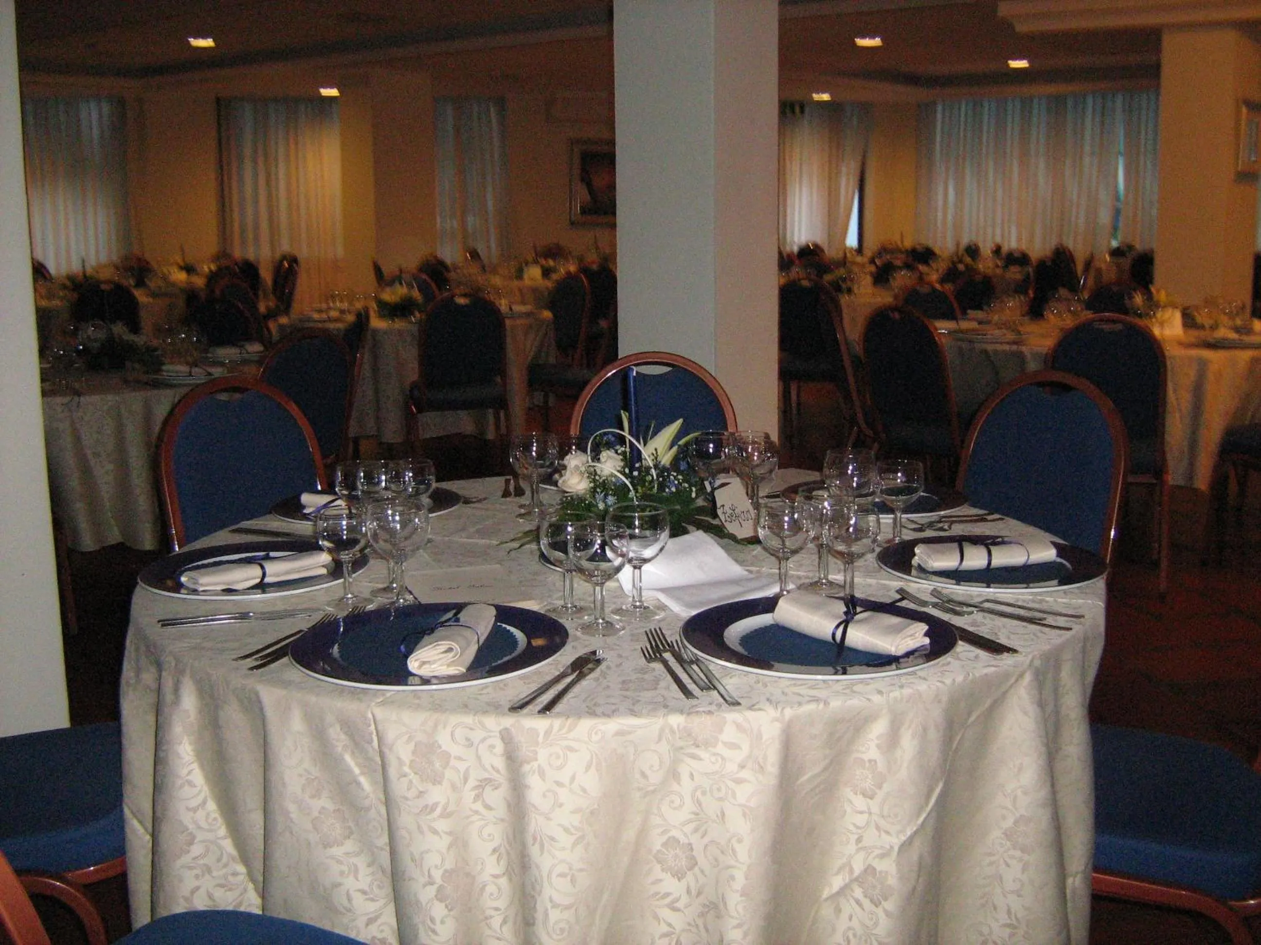 Restaurant/places to eat in Hotel Talao