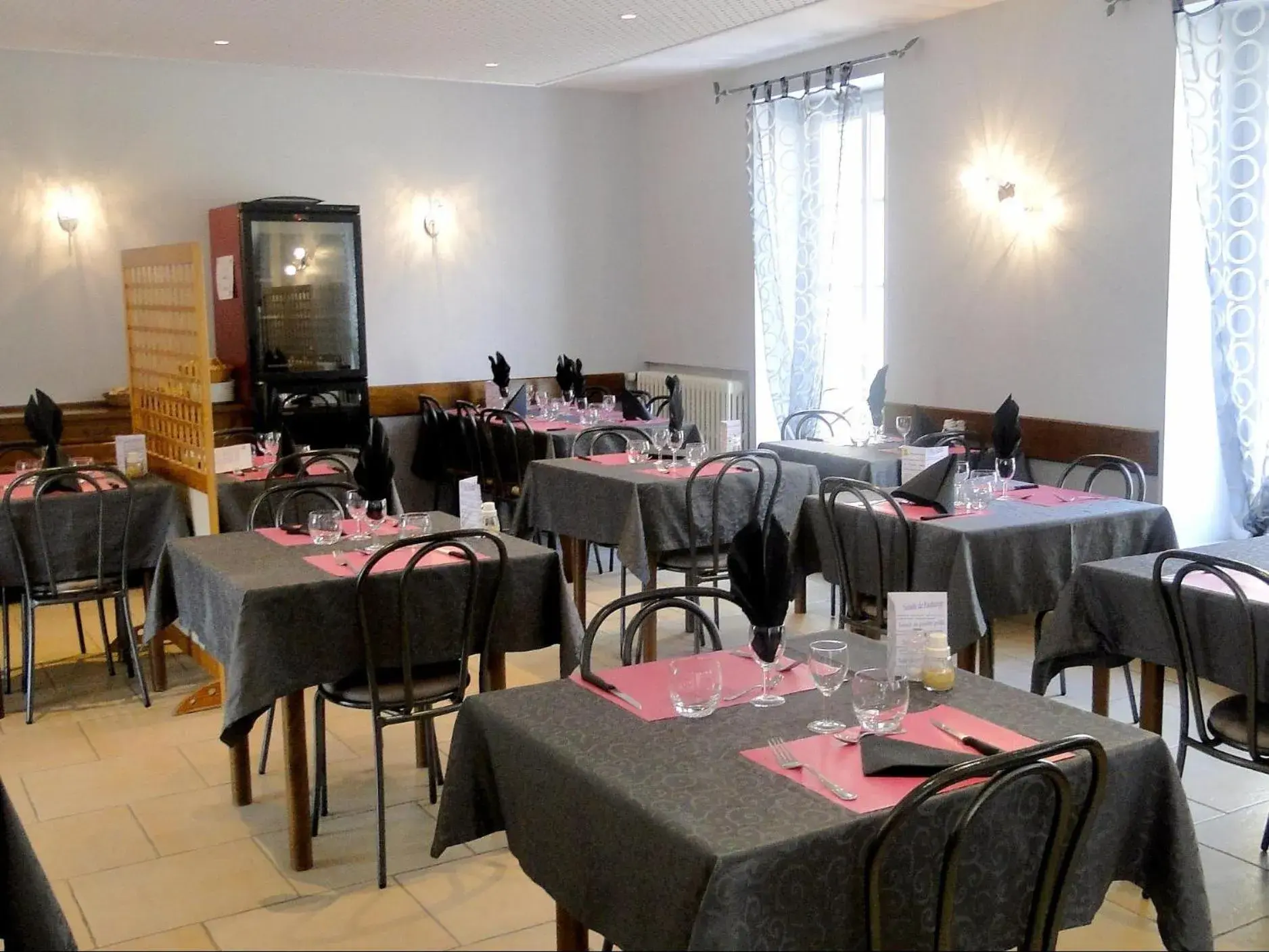 Logis hôtel restaurant Auberge de la Cloche Logis hôtel restaurant Auberge de la Cloche
