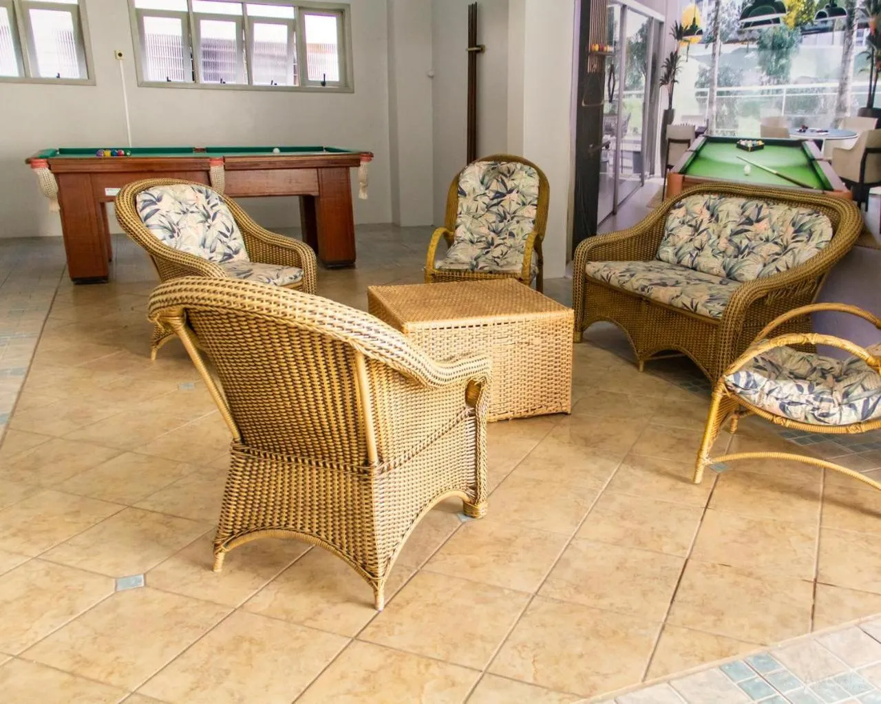 Living room in De Rose Palace Hotel