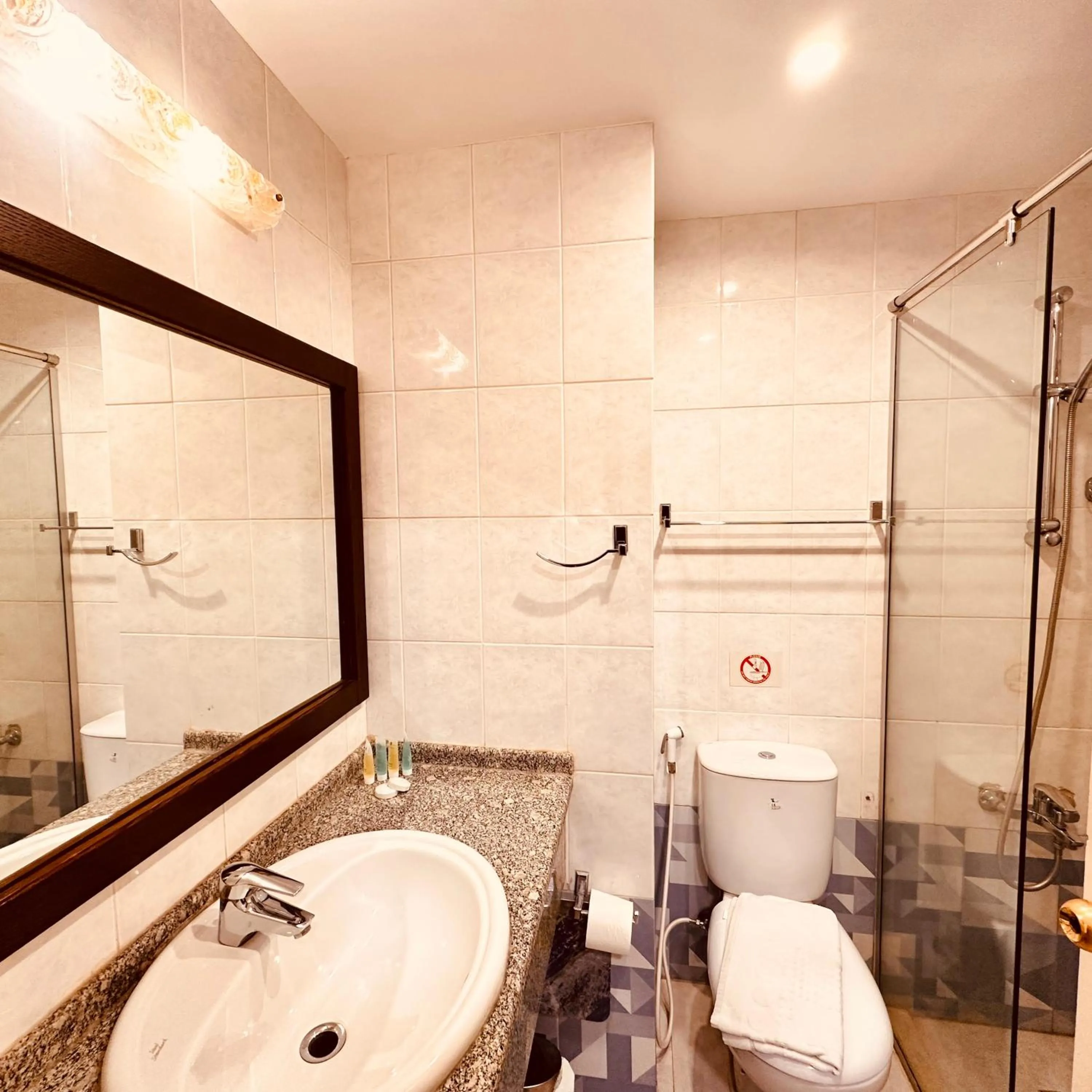 Shower in Aquavista Hotel & Suites